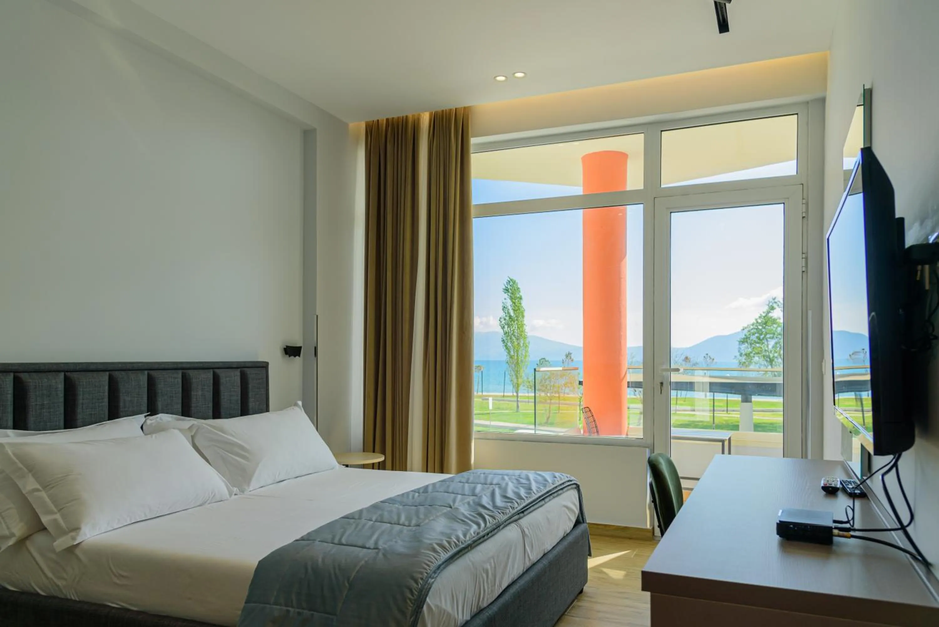 Photo of the whole room in Palm Side Hotel