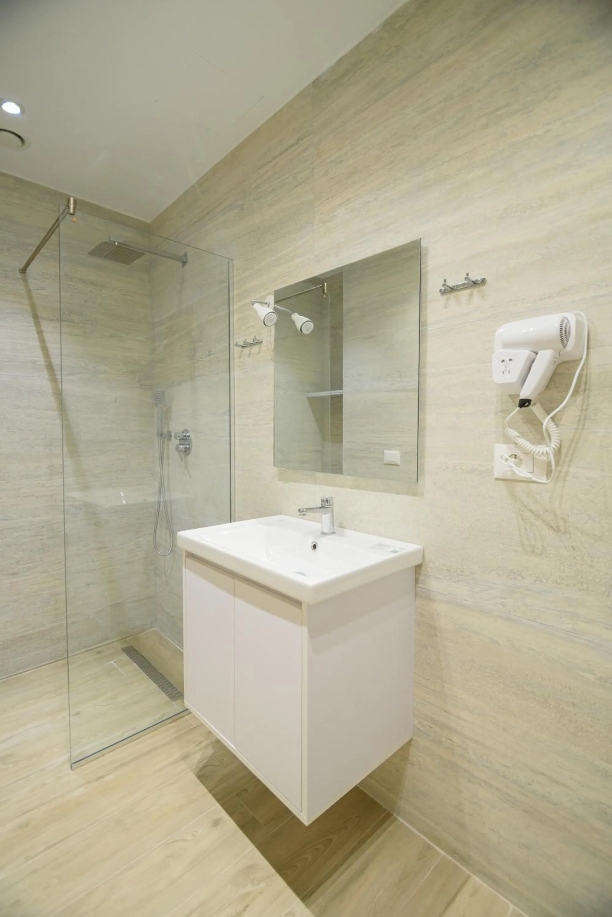 Bathroom in Palm Side Hotel