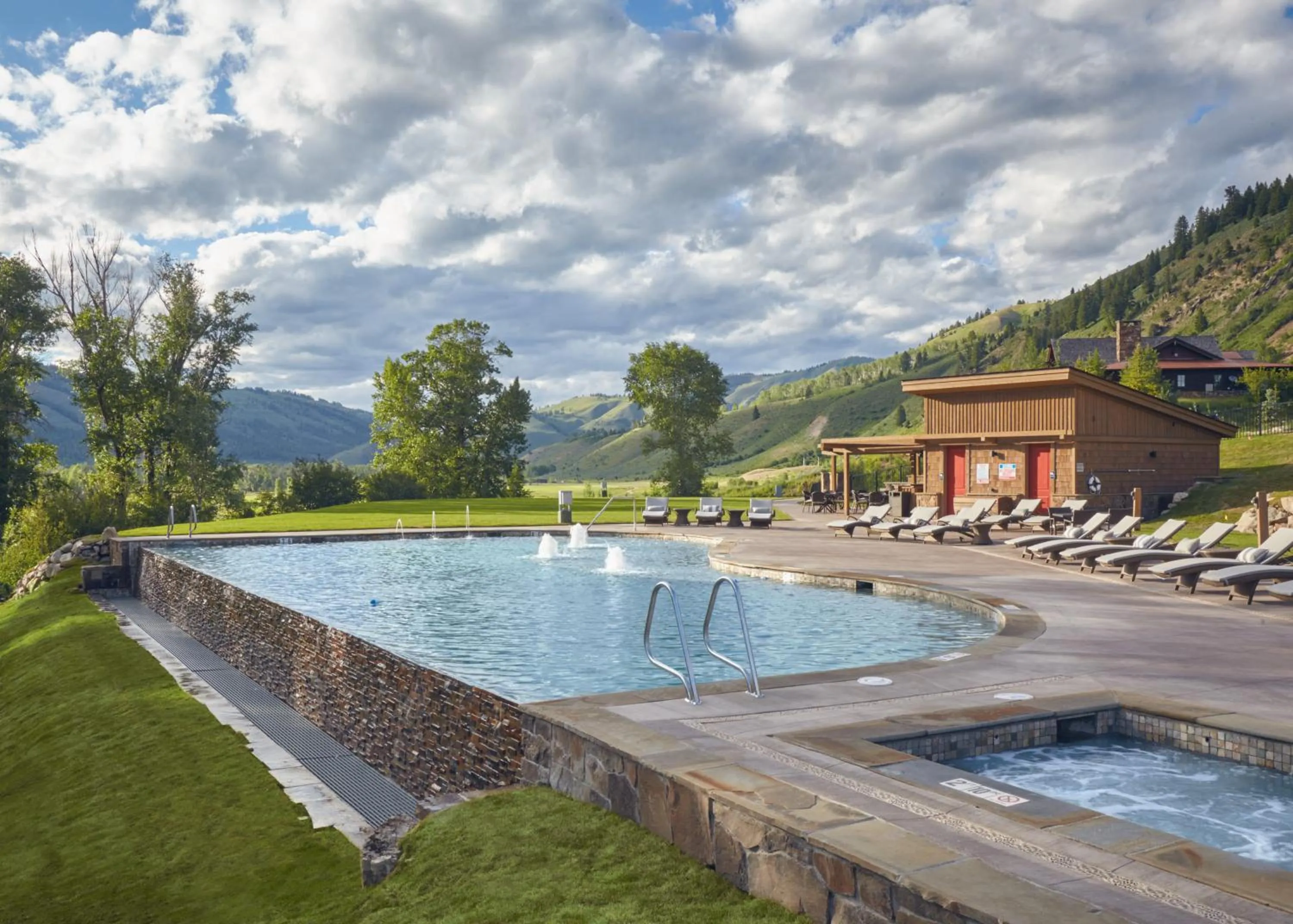 Swimming pool in The Sylvan Lodge at Snake River Sporting Club