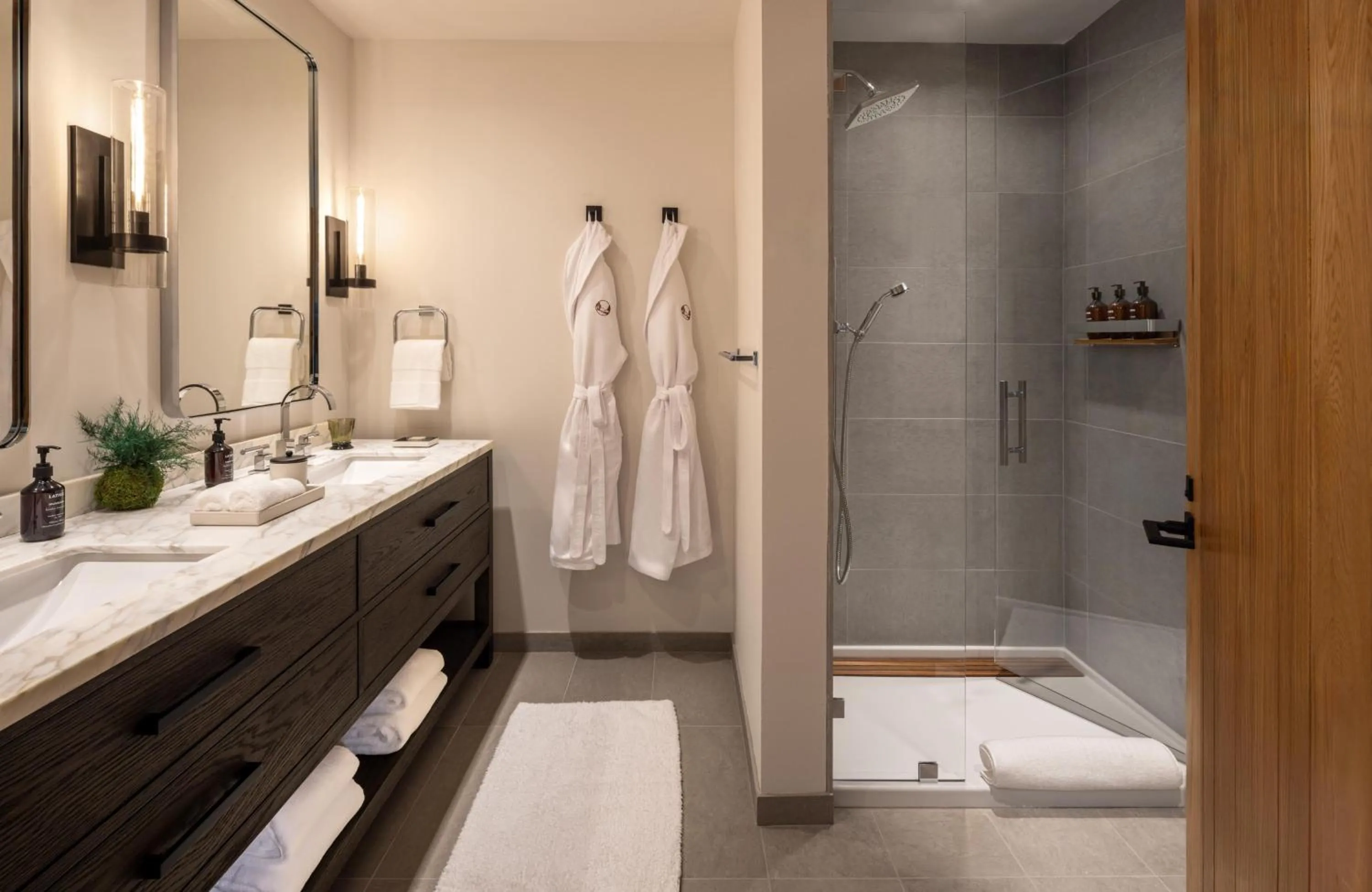 Shower in The Sylvan Lodge at Snake River Sporting Club