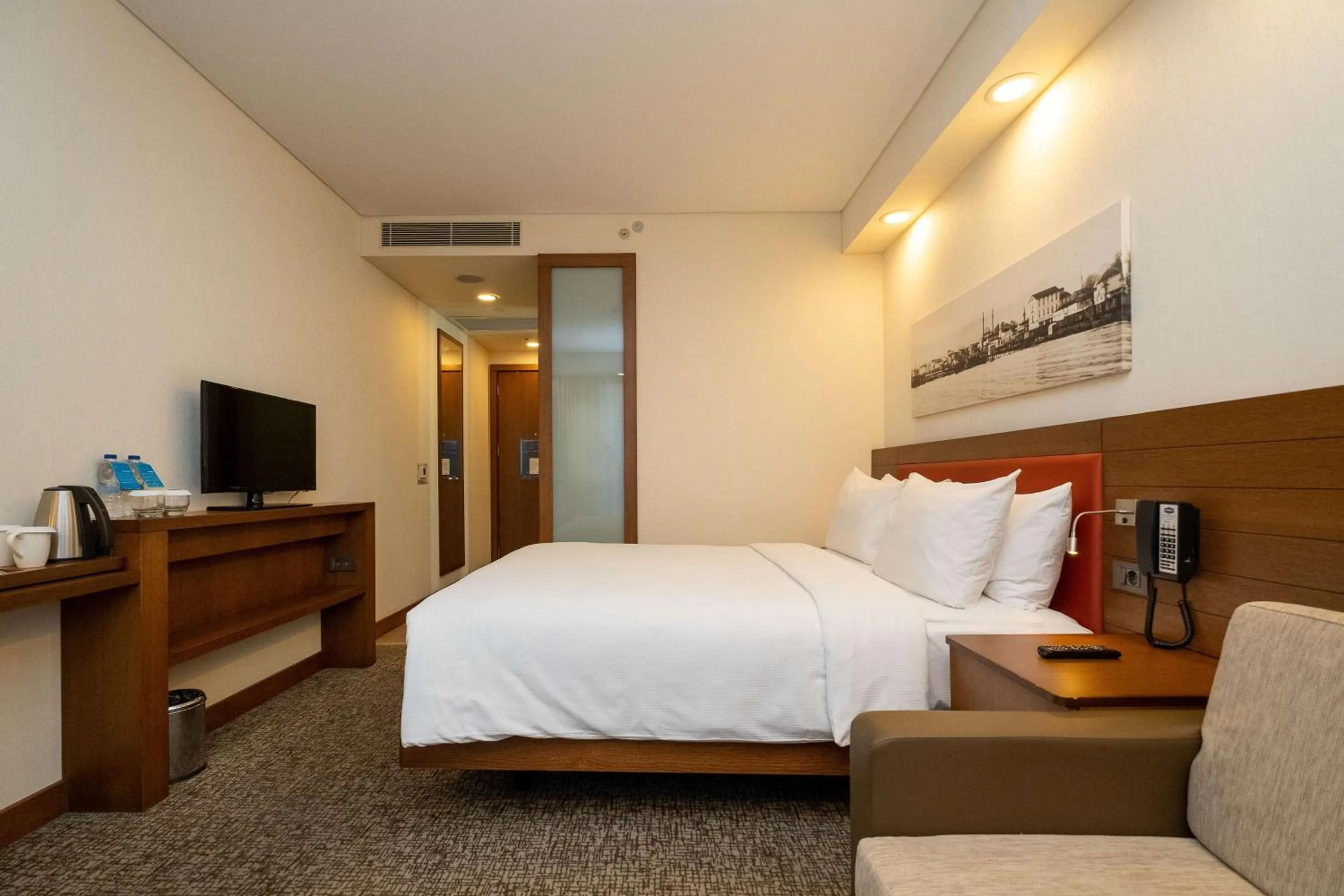 Bed in Hampton by Hilton Samsun