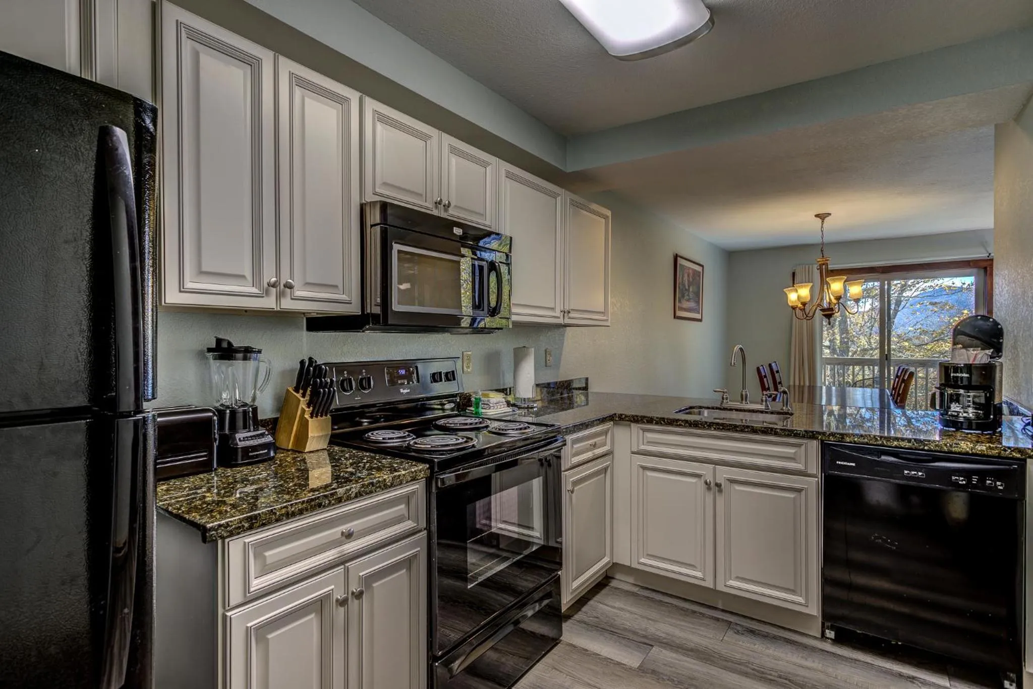 Kitchen or kitchenette in The Highlands at Sugar