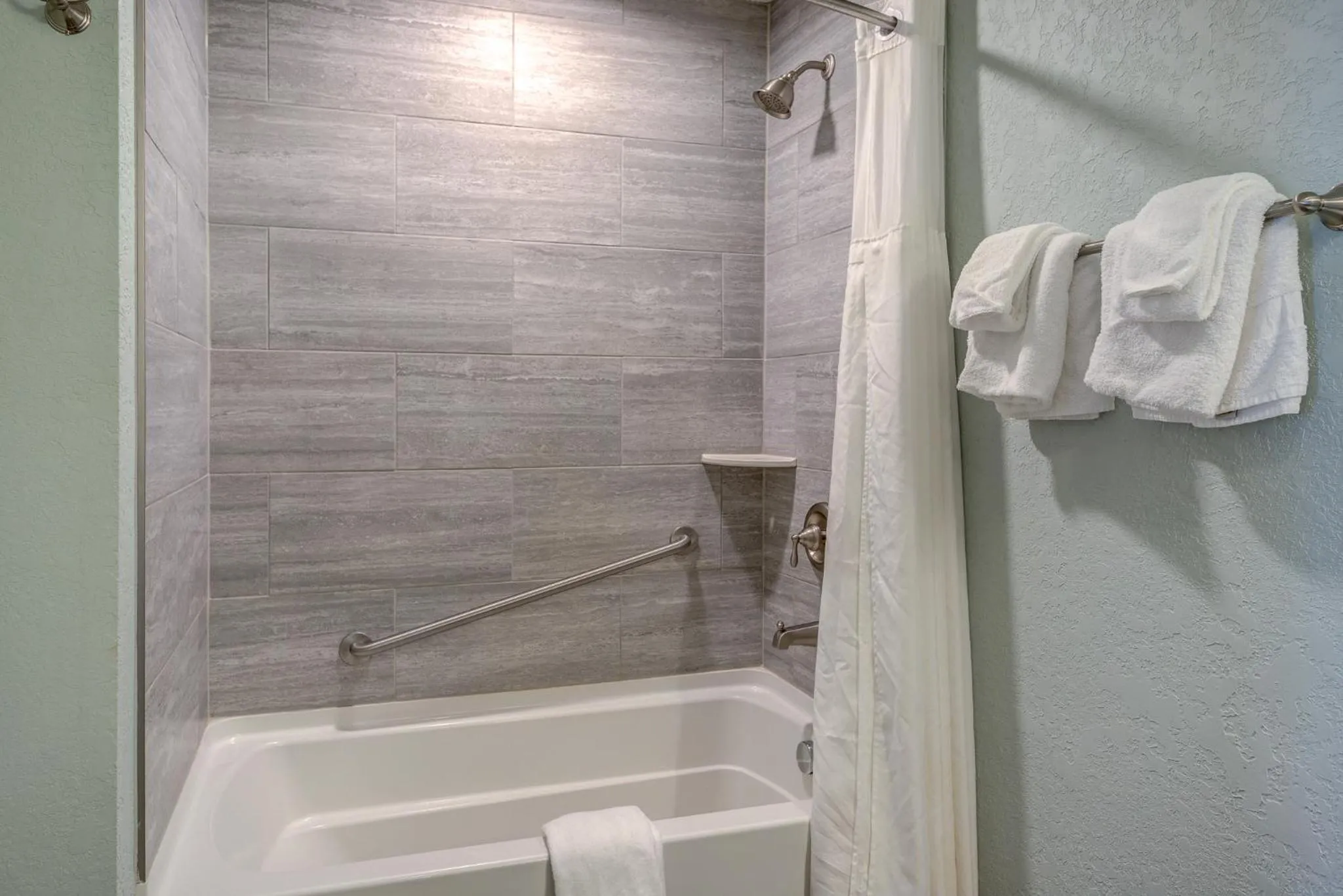 Shower in The Highlands at Sugar