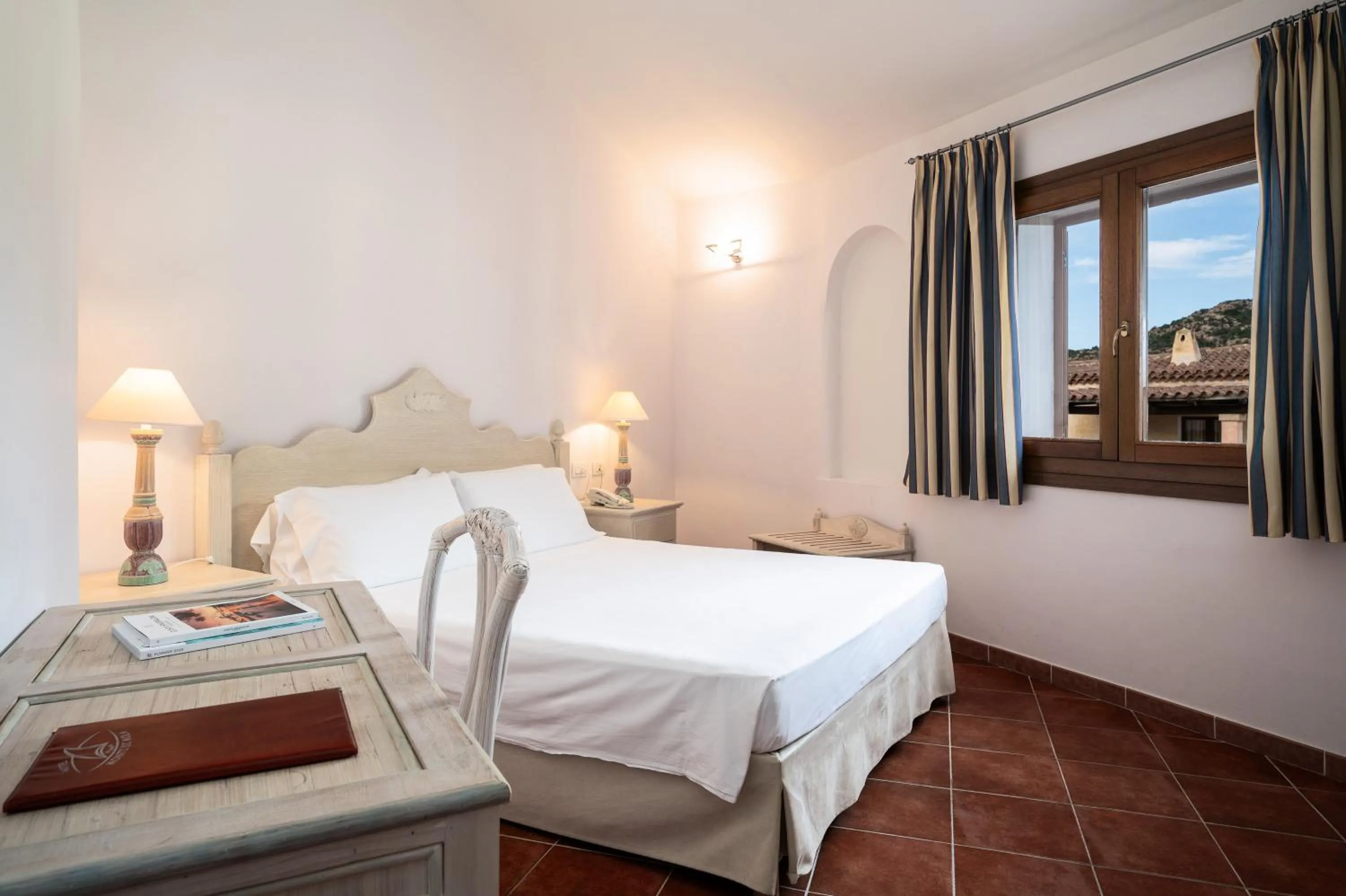 Bedroom, Bed in Hotel Monti Di Mola