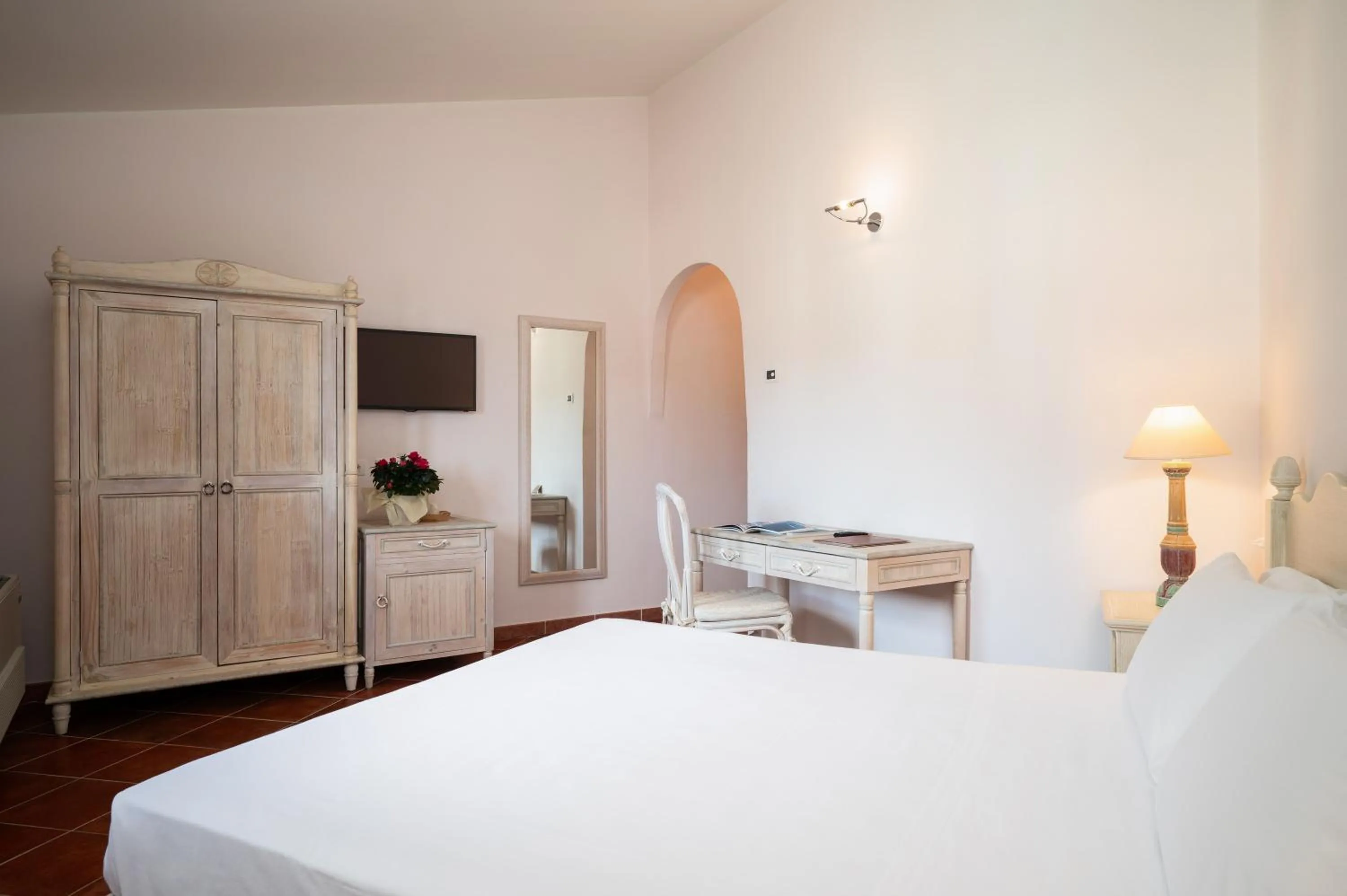 Bedroom, Bed in Hotel Monti Di Mola