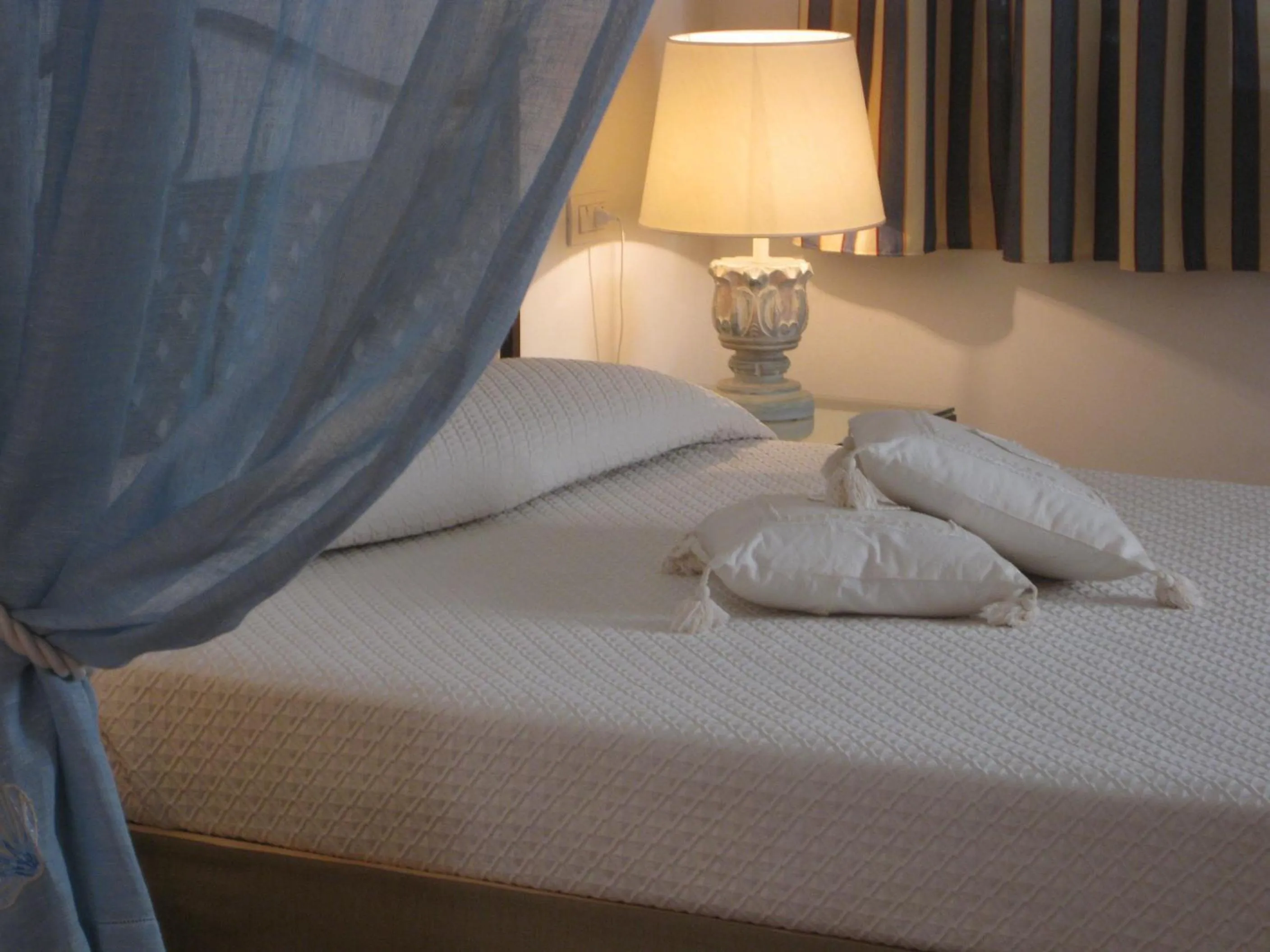 Bedroom, Bed in Hotel Monti Di Mola