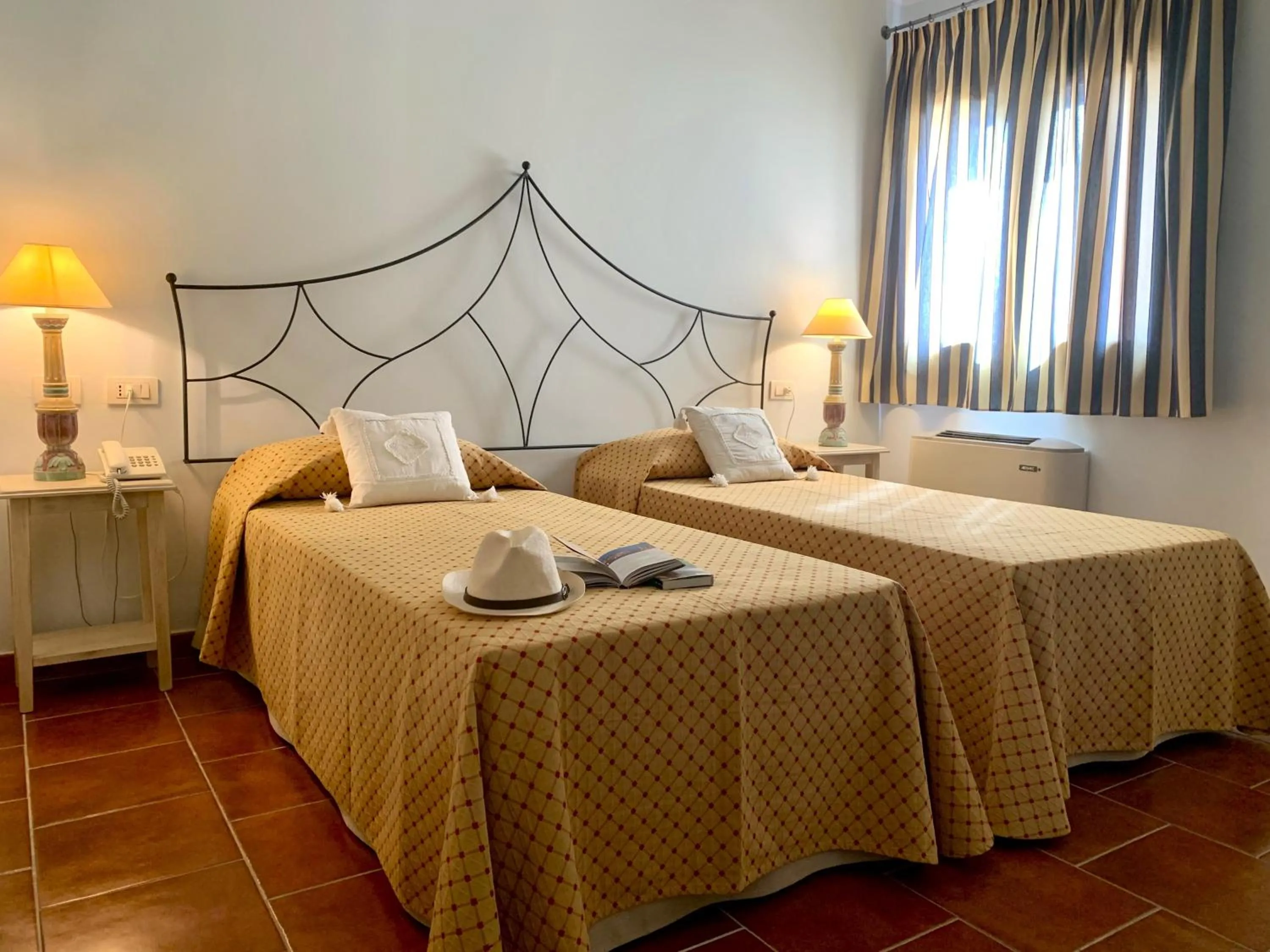 Bed in Hotel Monti Di Mola