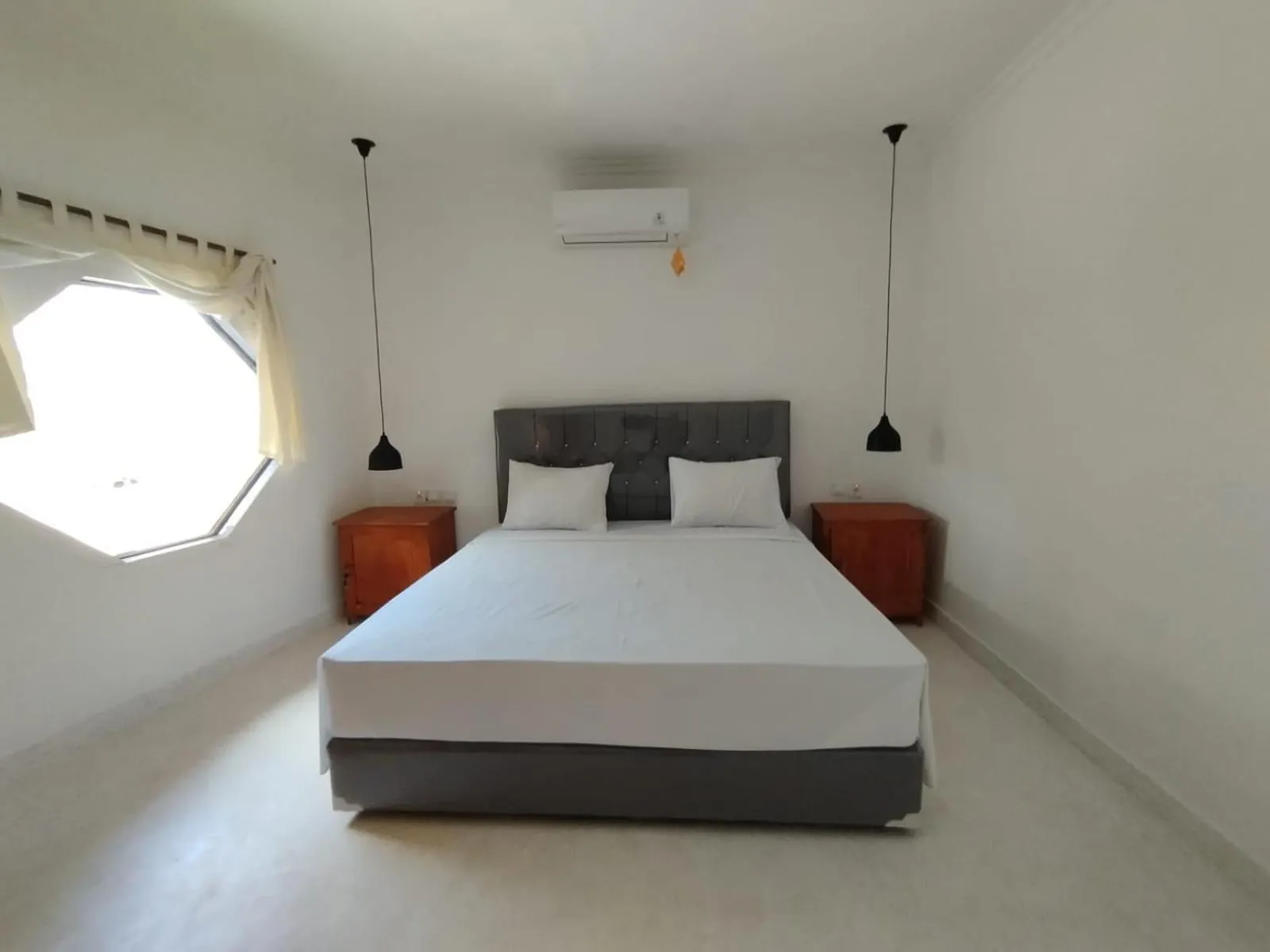 Bedroom, Bed in Surfers Beachfront Lombok