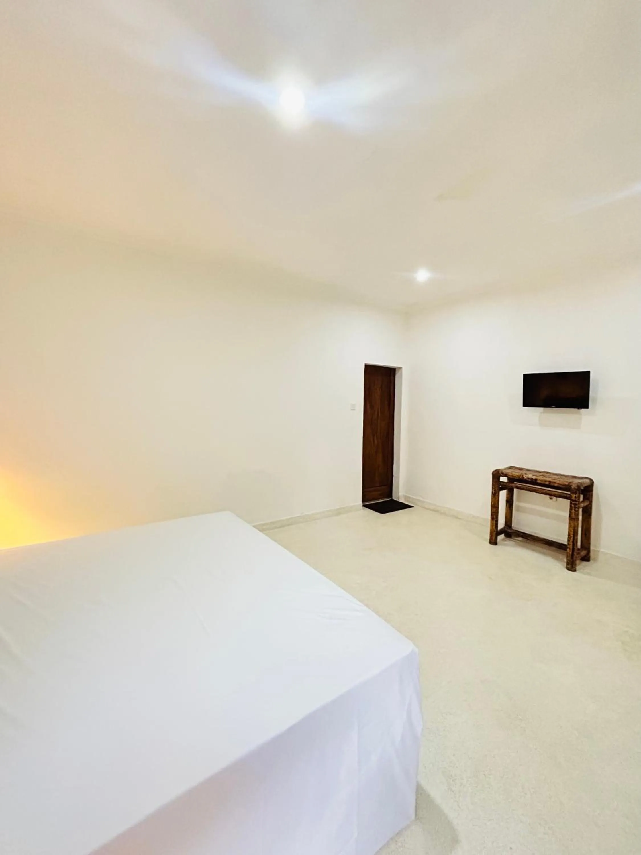 Bedroom, Bed in Surfers Beachfront Lombok