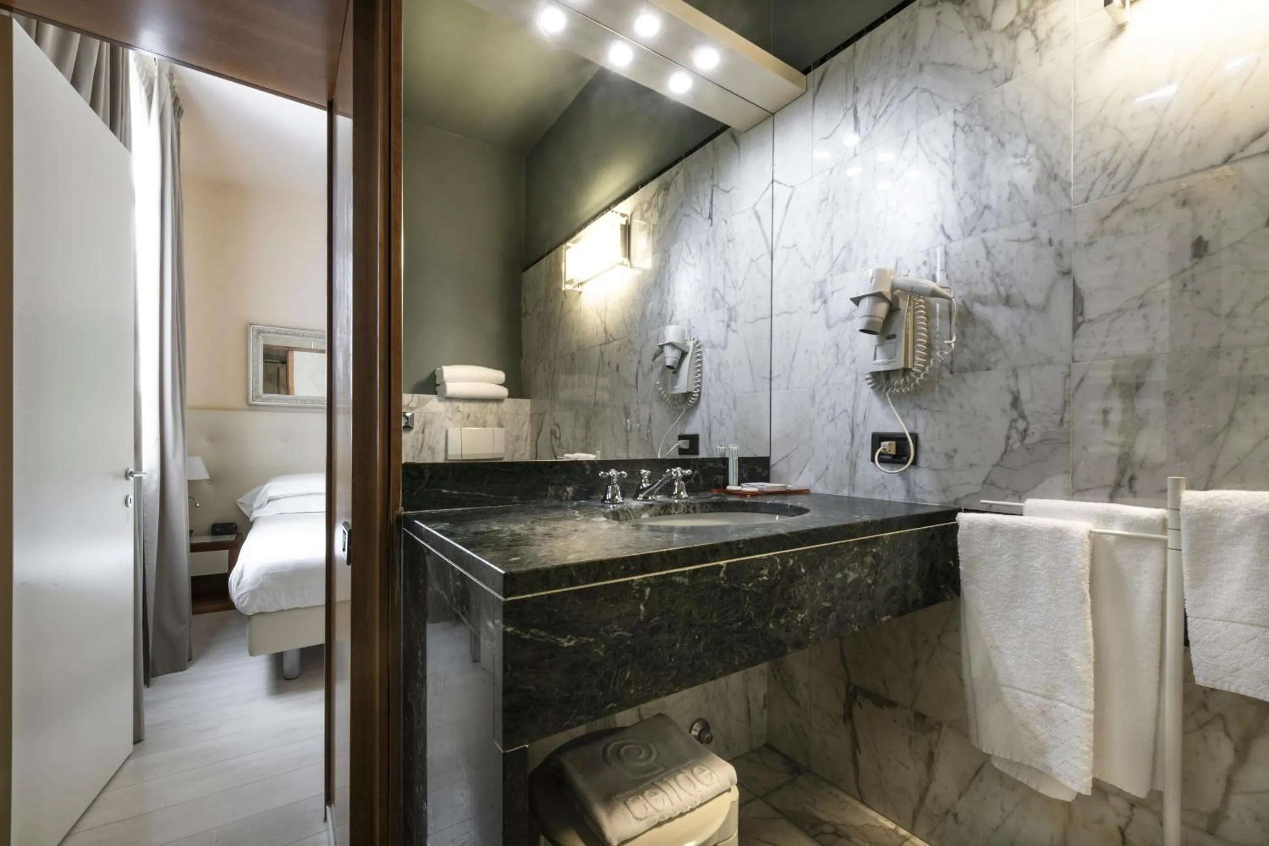 Bathroom in Albergo Celide