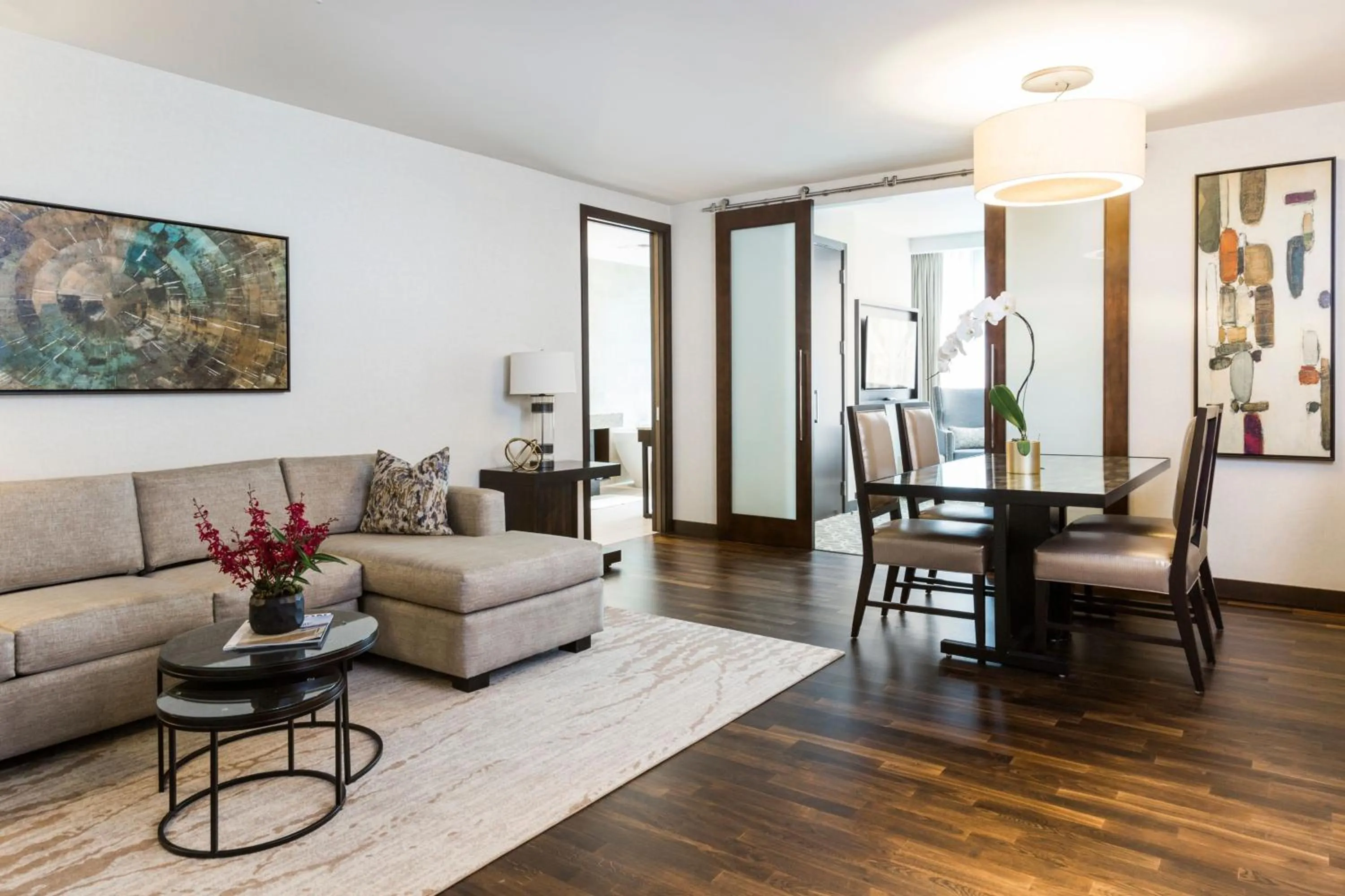 Photo of the whole room in JW Marriott Houston Downtown