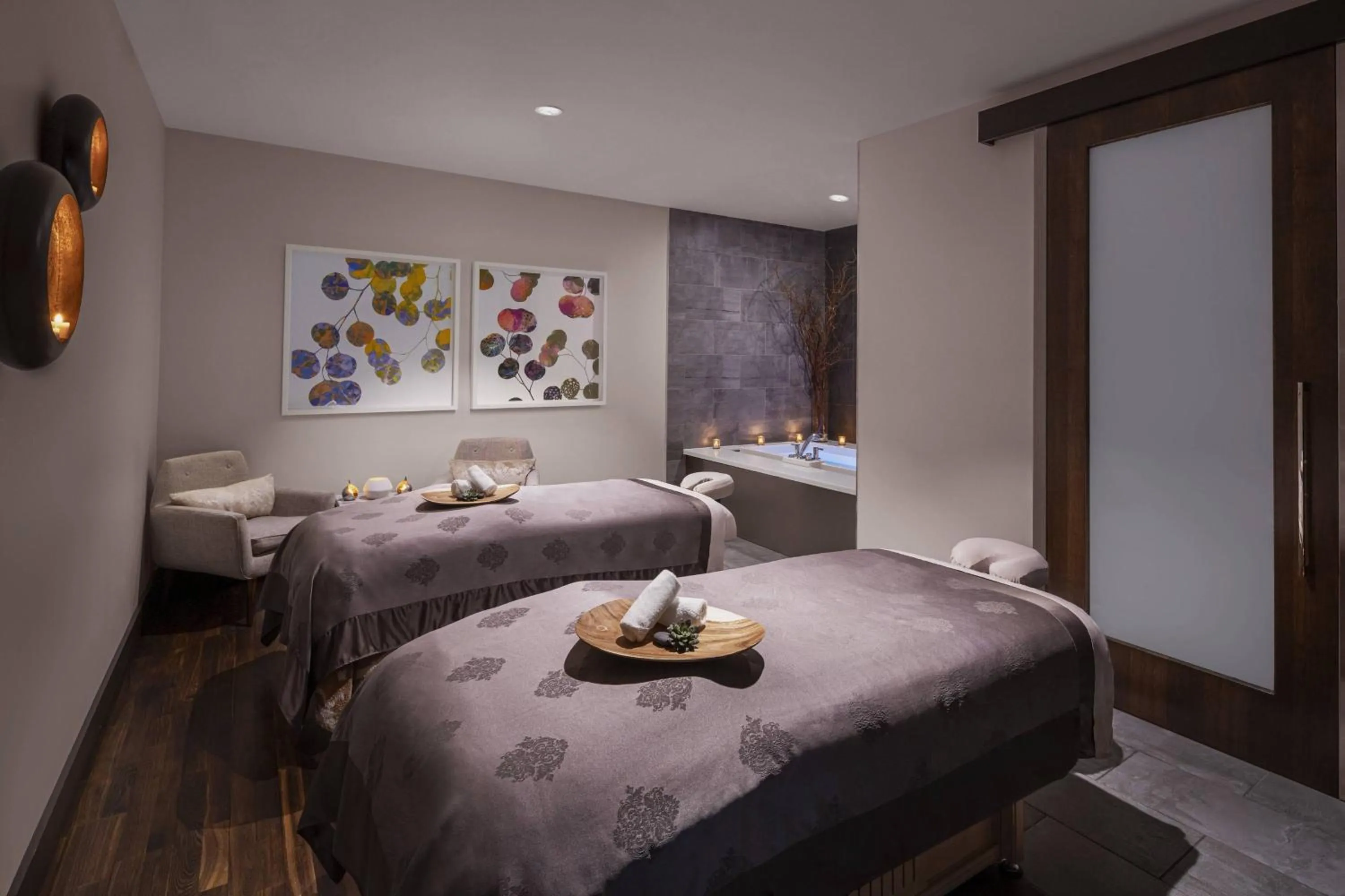 Spa and wellness centre/facilities, Bed in JW Marriott Houston Downtown