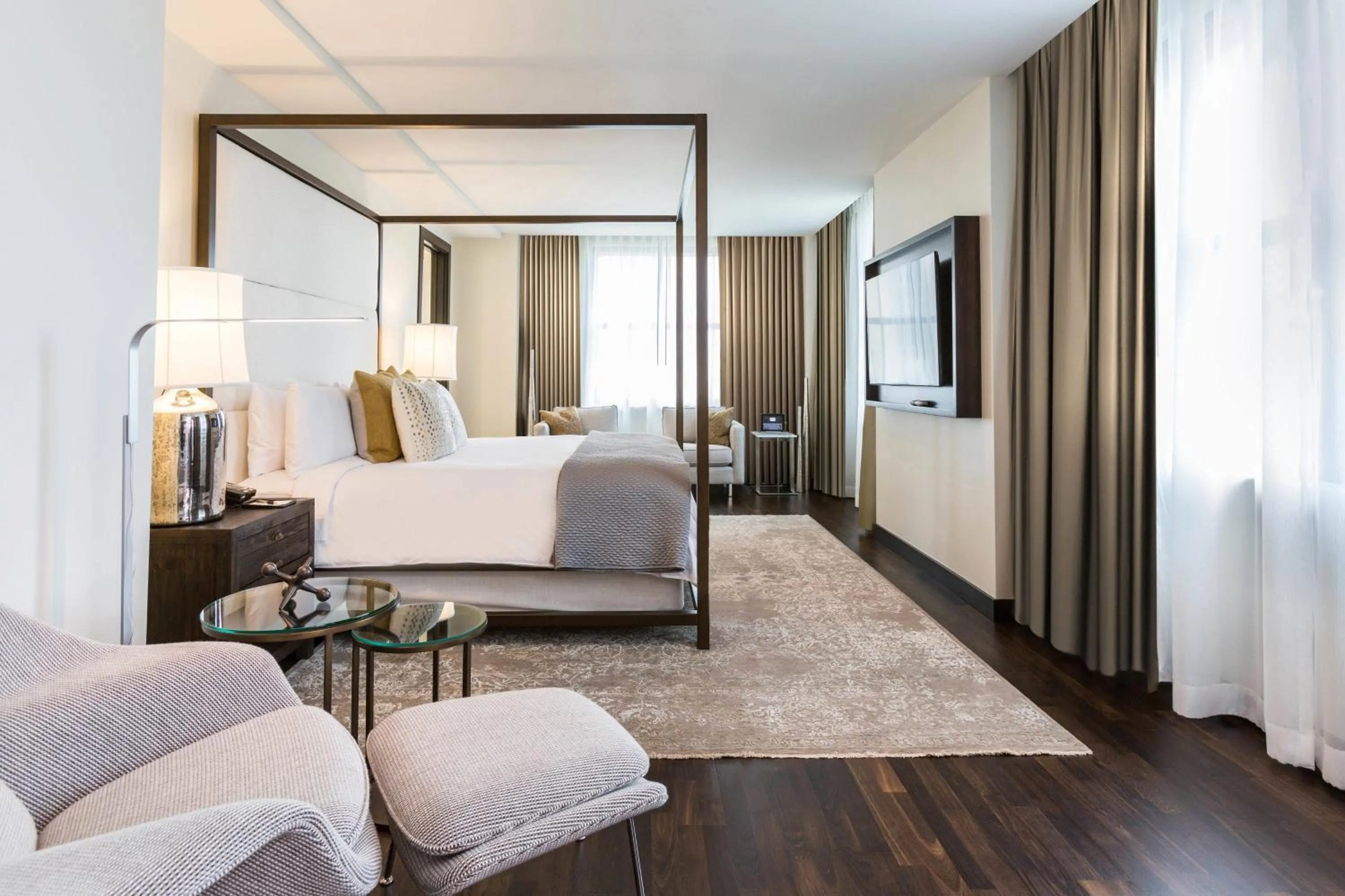 Photo of the whole room, Bed in JW Marriott Houston Downtown