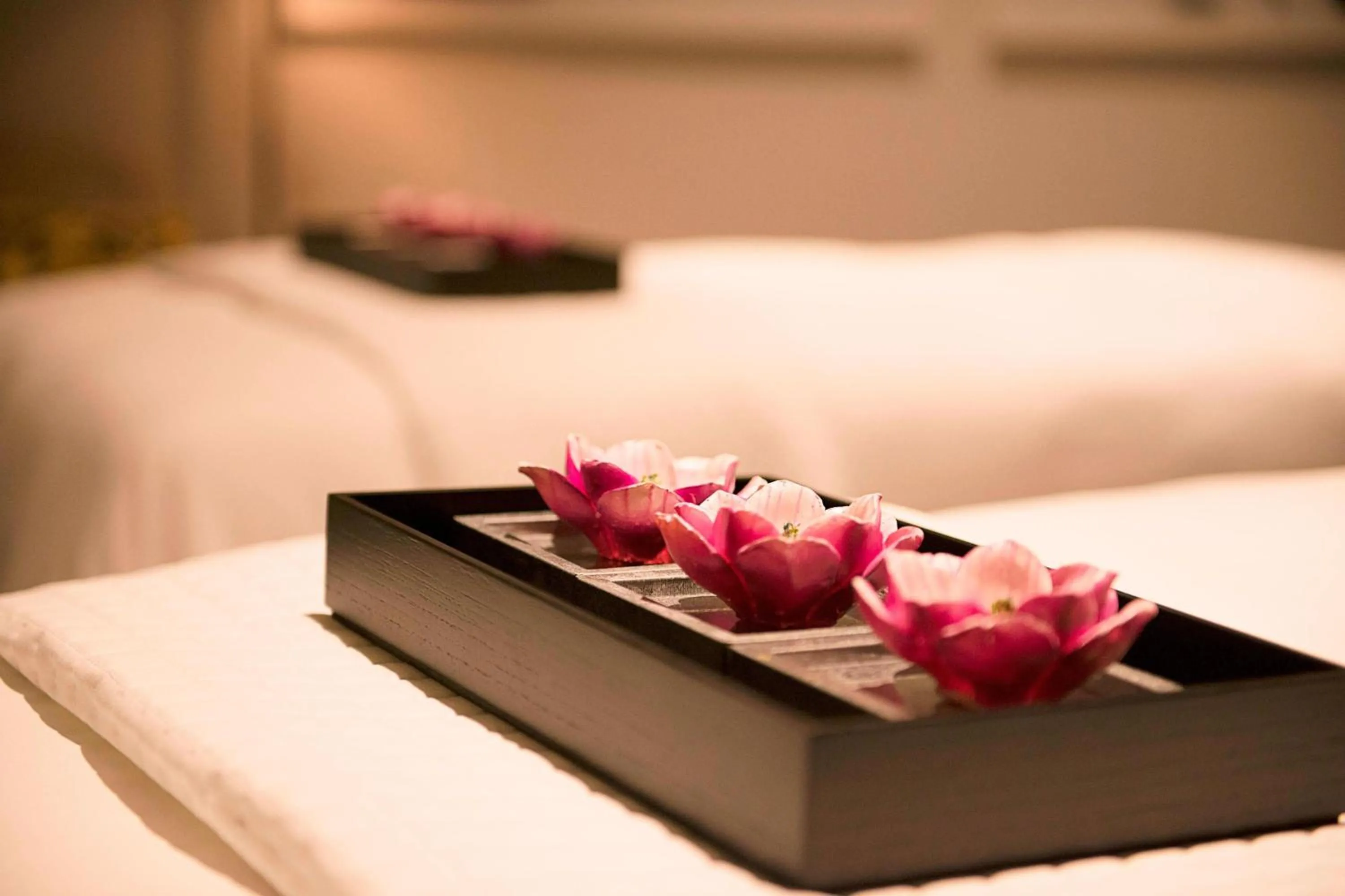 Spa and wellness centre/facilities, Bed in JW Marriott Houston Downtown