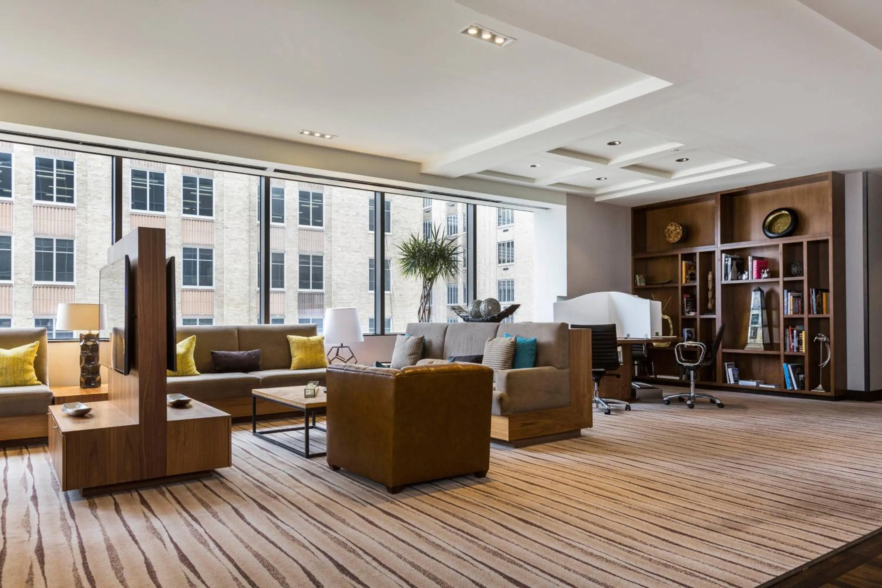 Lounge or bar in JW Marriott Houston Downtown