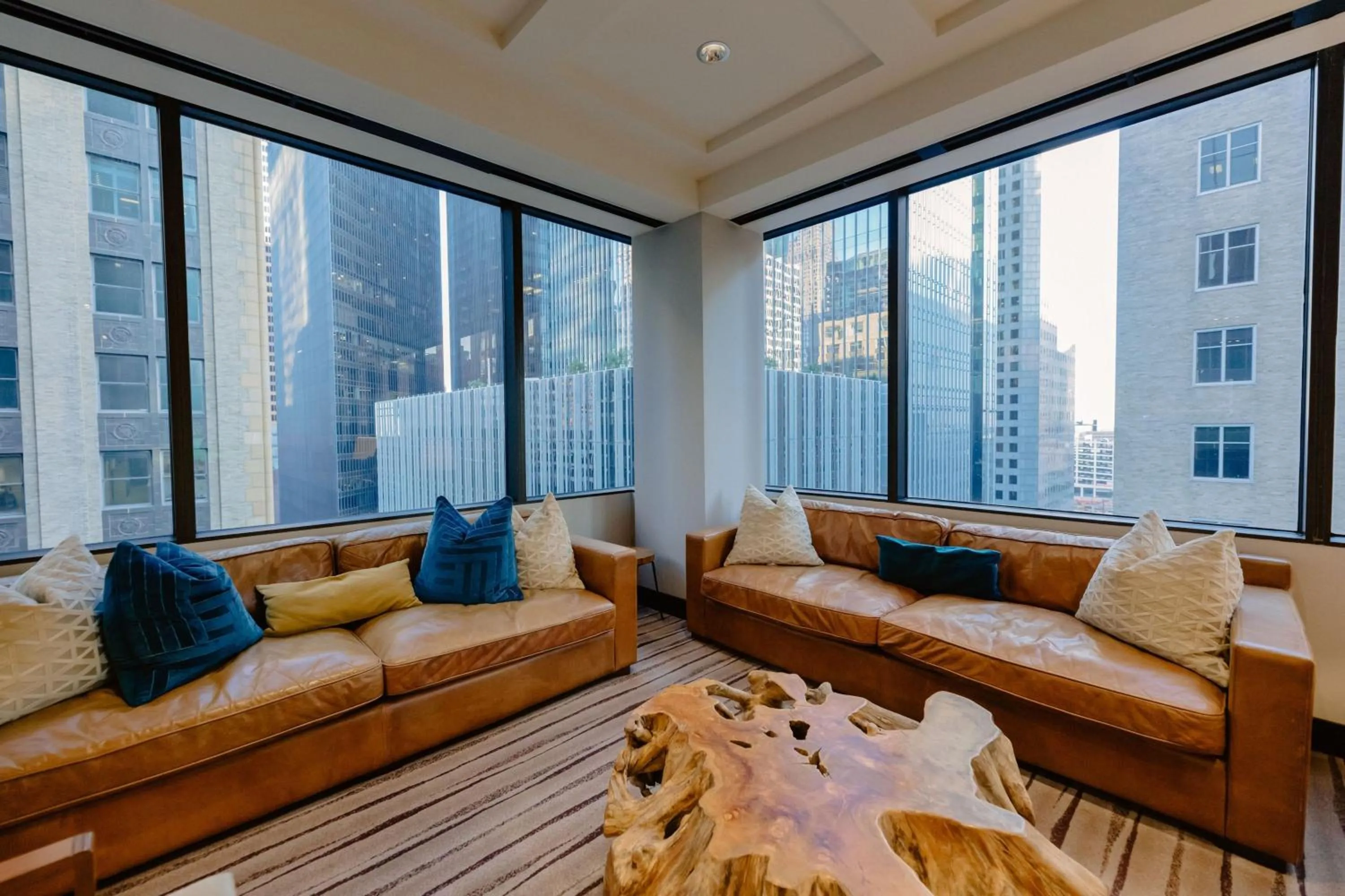 Lounge or bar in JW Marriott Houston Downtown