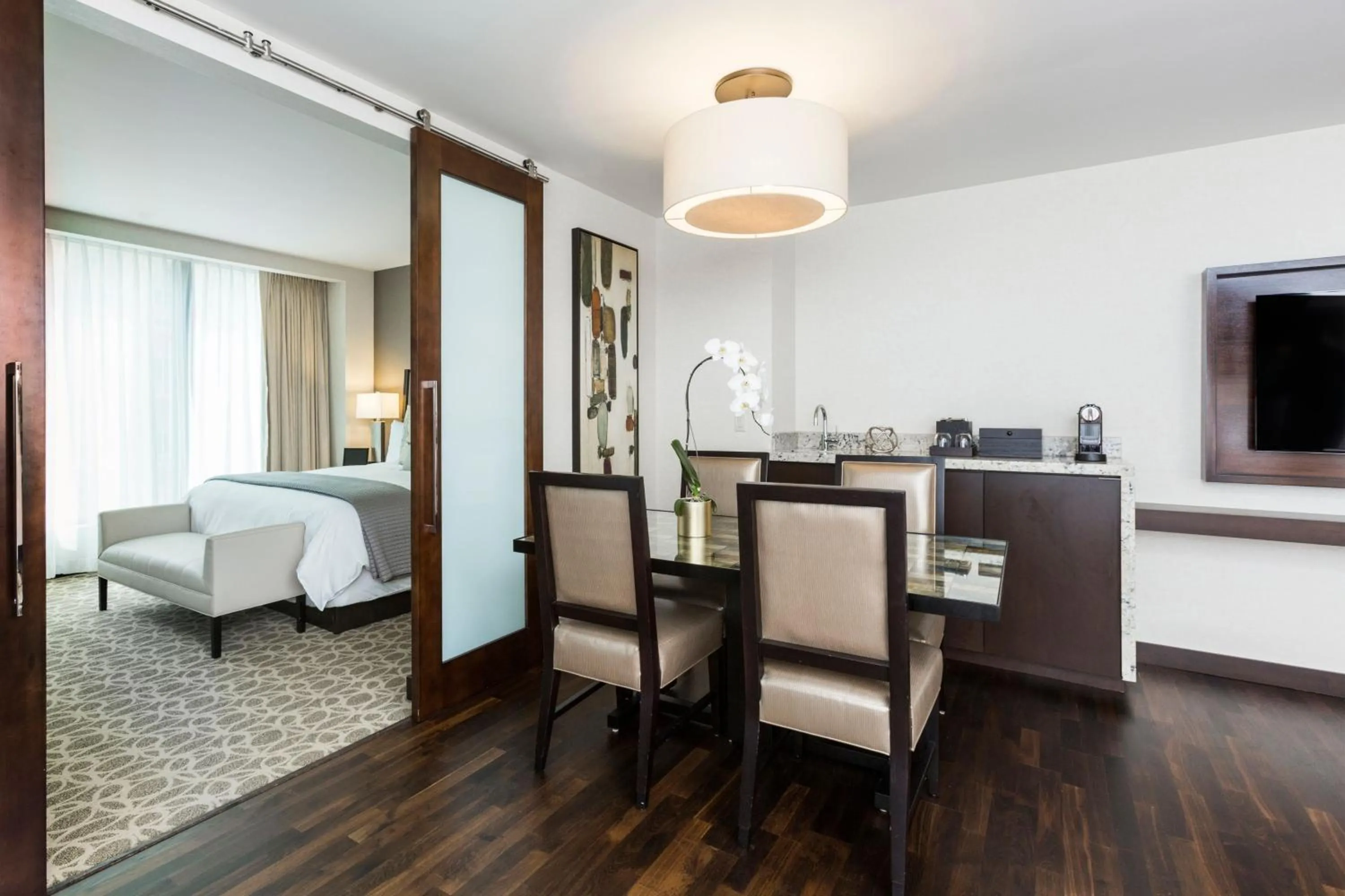 Photo of the whole room, Bed in JW Marriott Houston Downtown