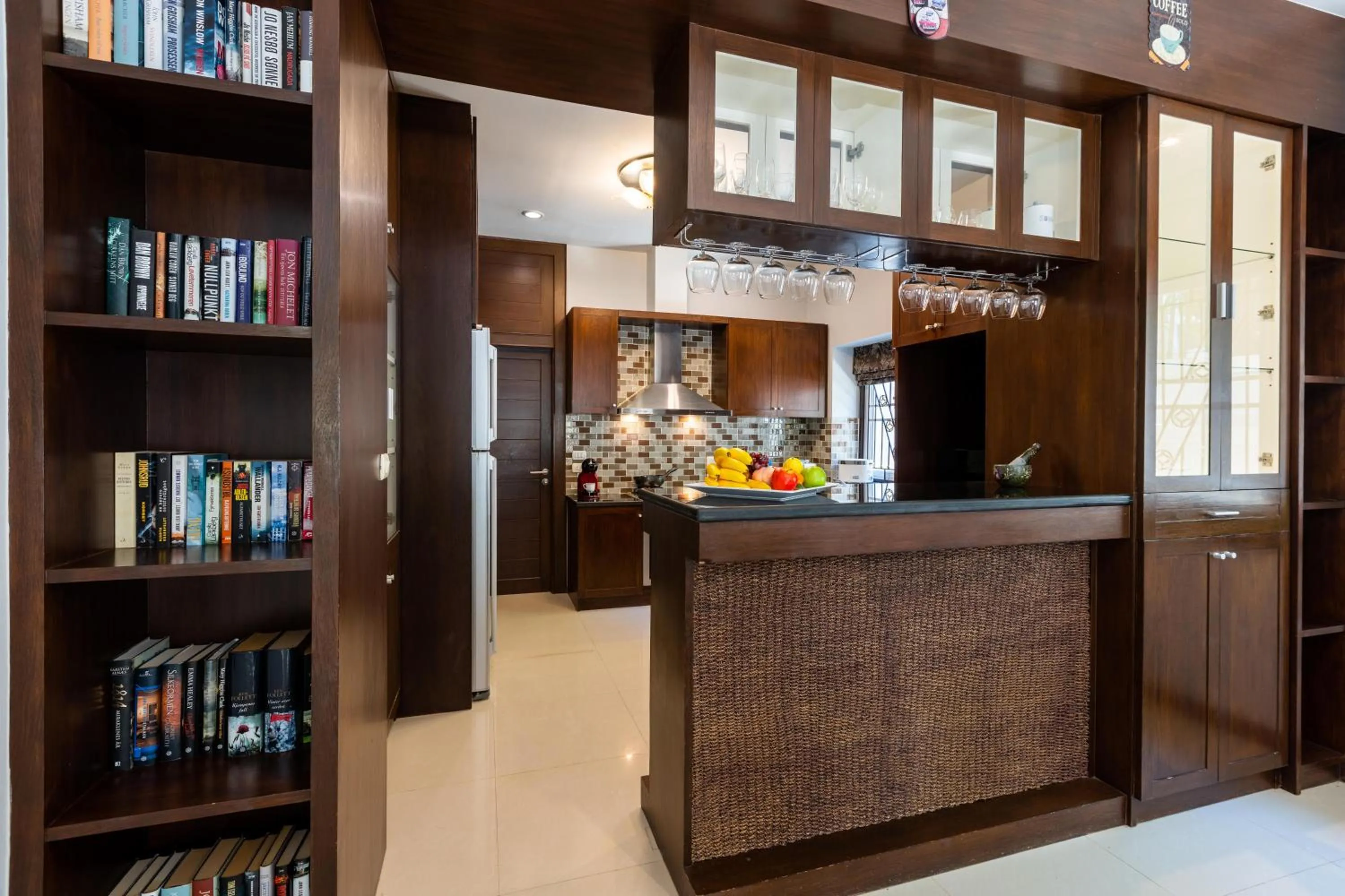 5 Bedroom Pool Villa Close To Town H5