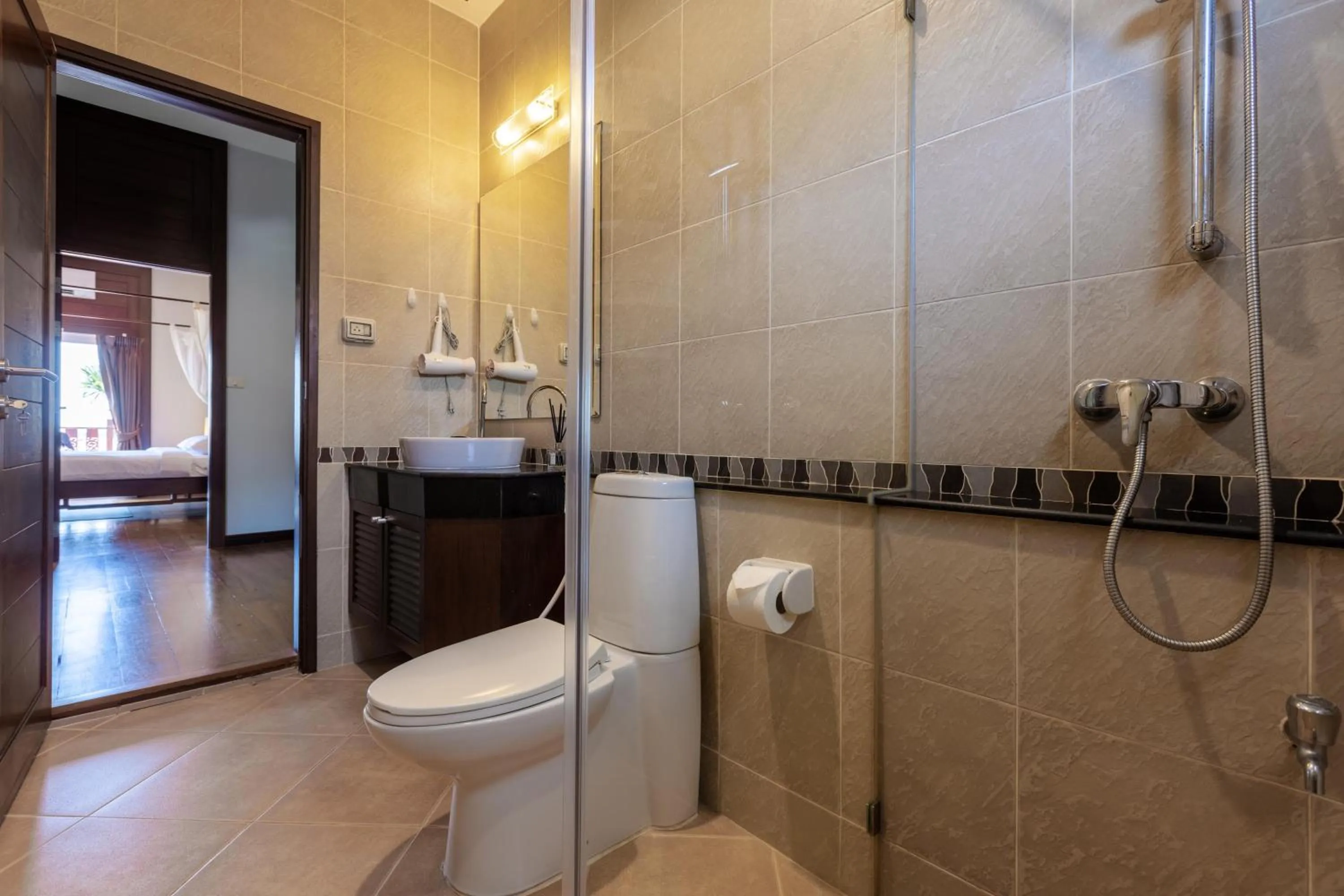 5 Bedroom Pool Villa Close To Town H5