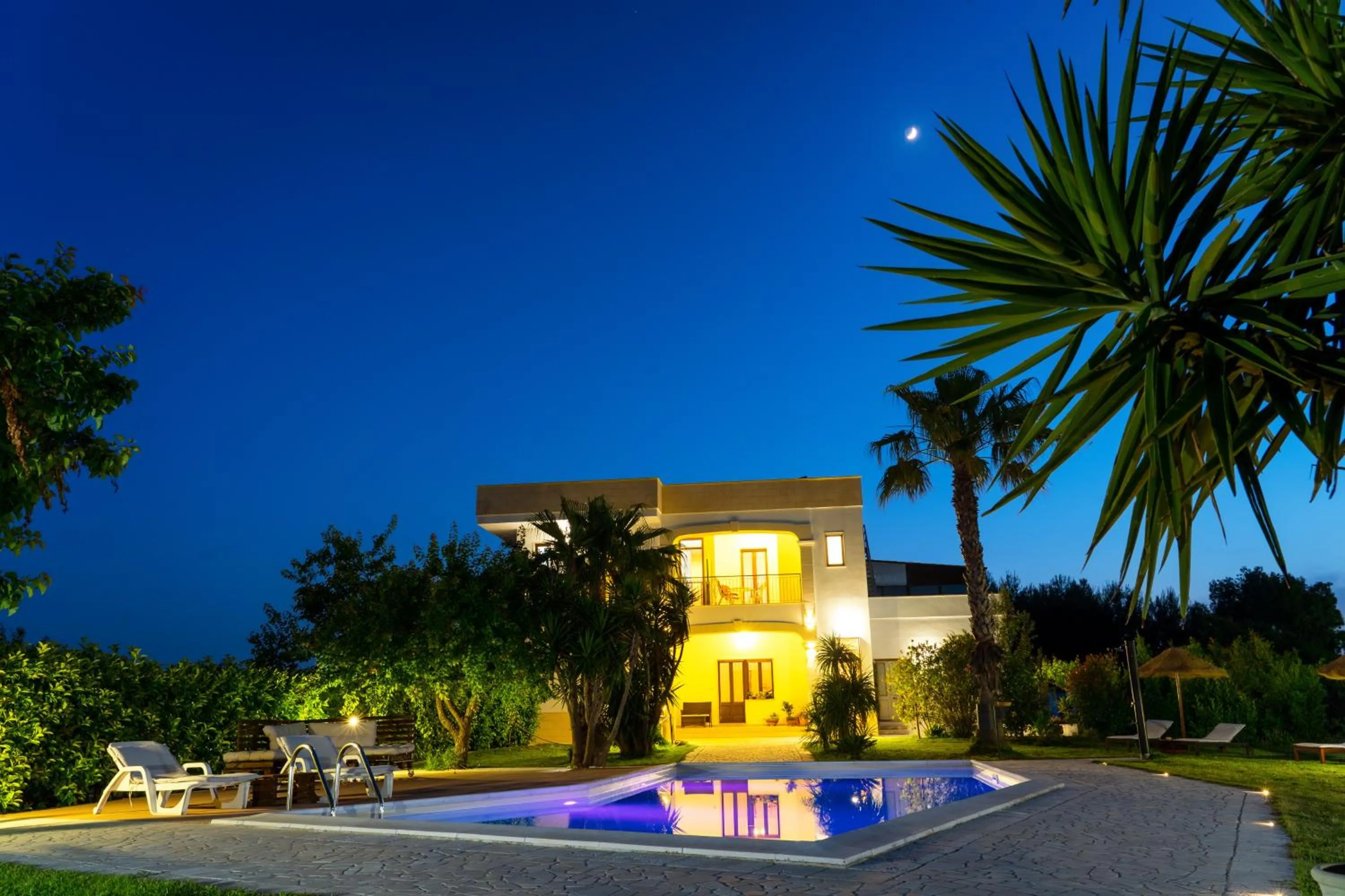 Property building in Aia Grande