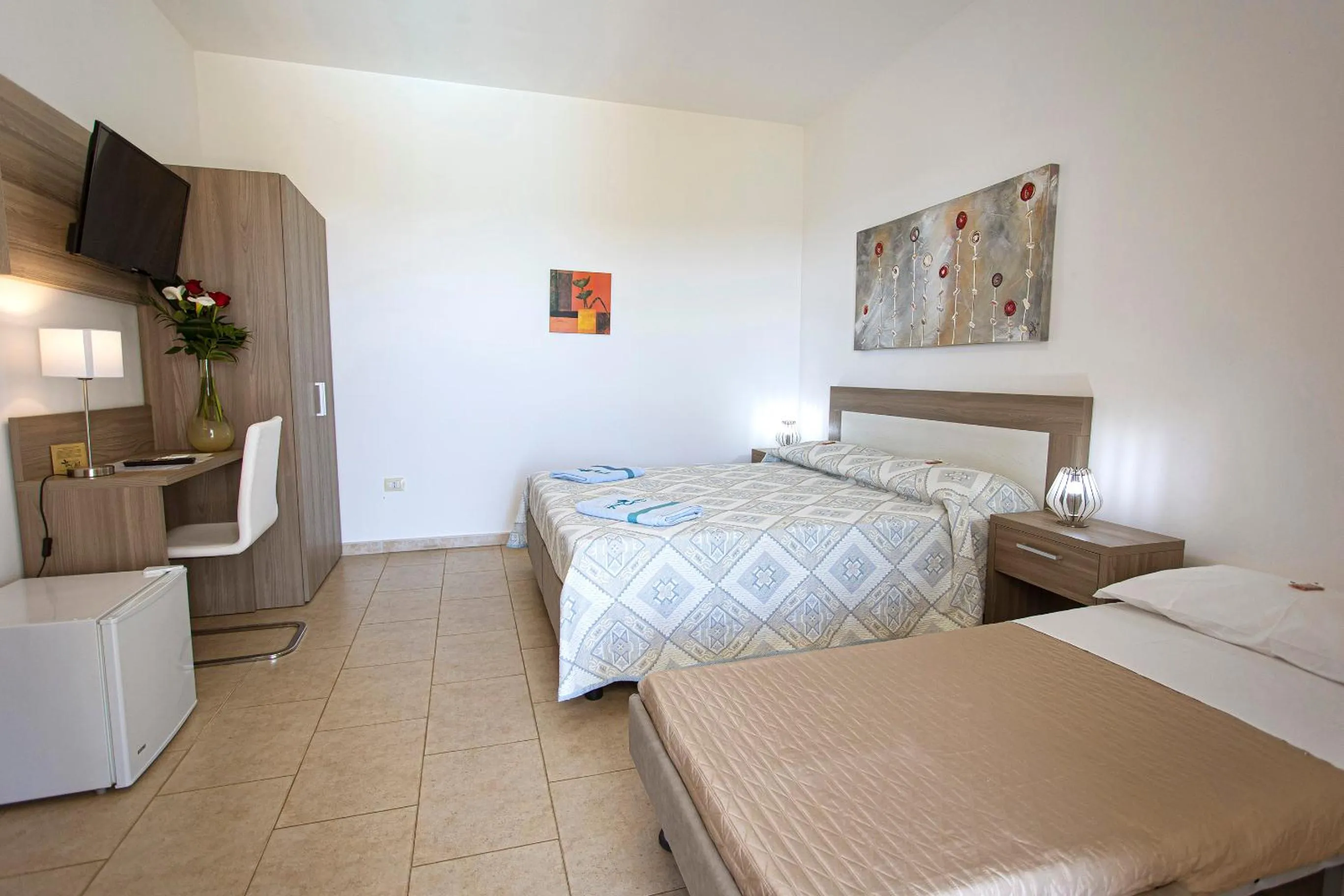 Photo of the whole room, Bed in Aia Grande