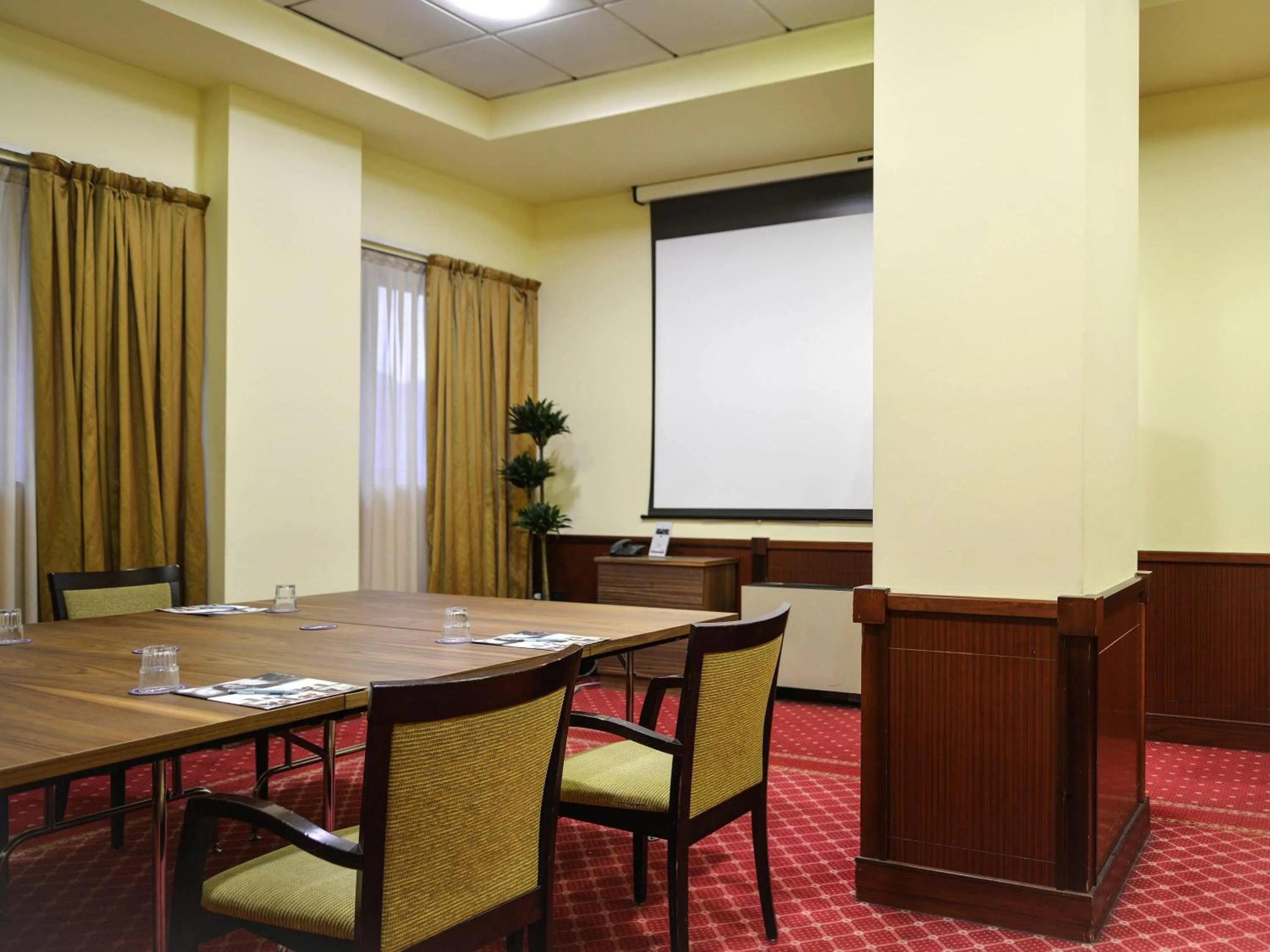 Meeting/conference room in Mercure Reggio Emilia Centro Astoria
