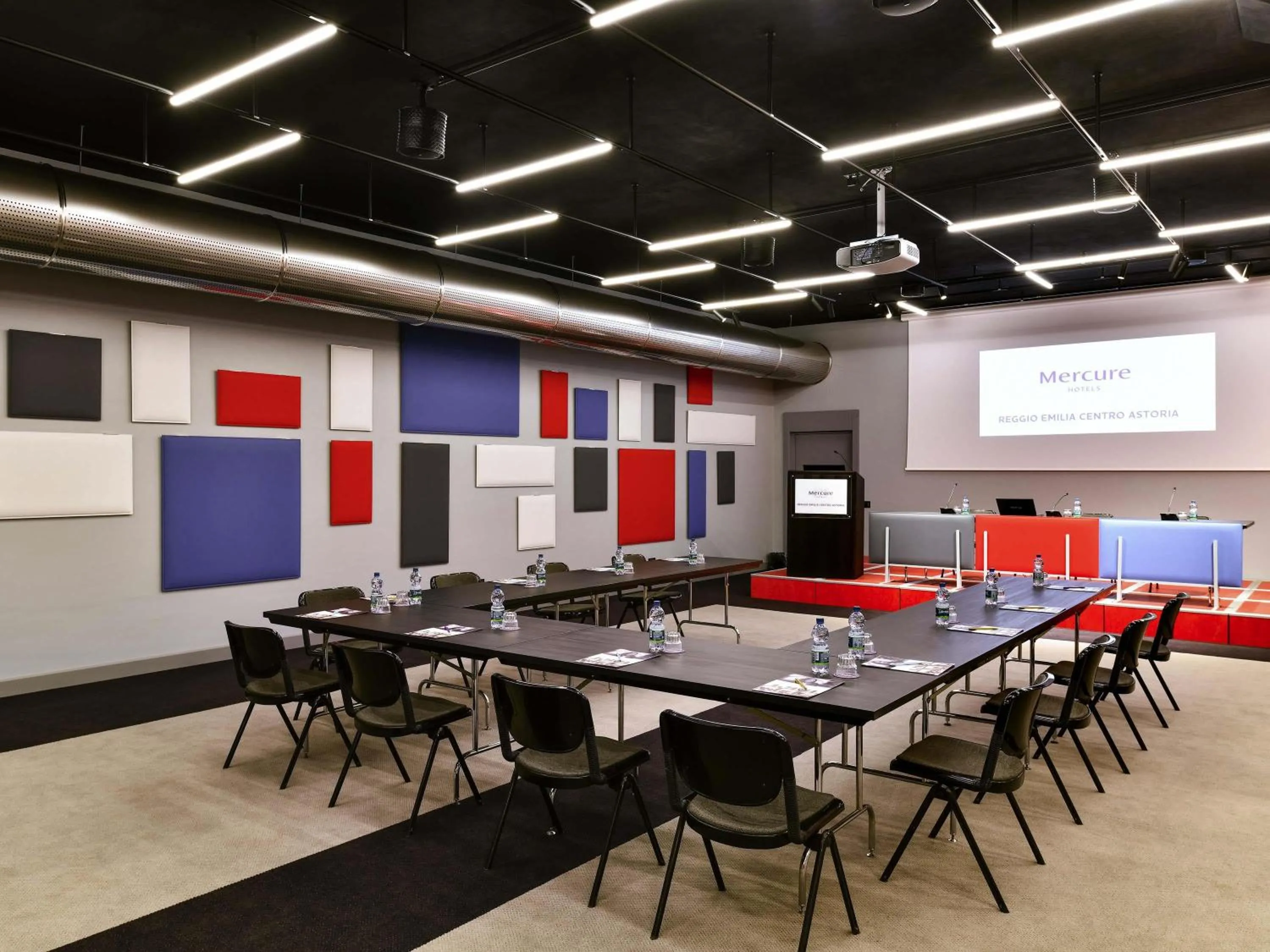 Meeting/conference room in Mercure Reggio Emilia Centro Astoria