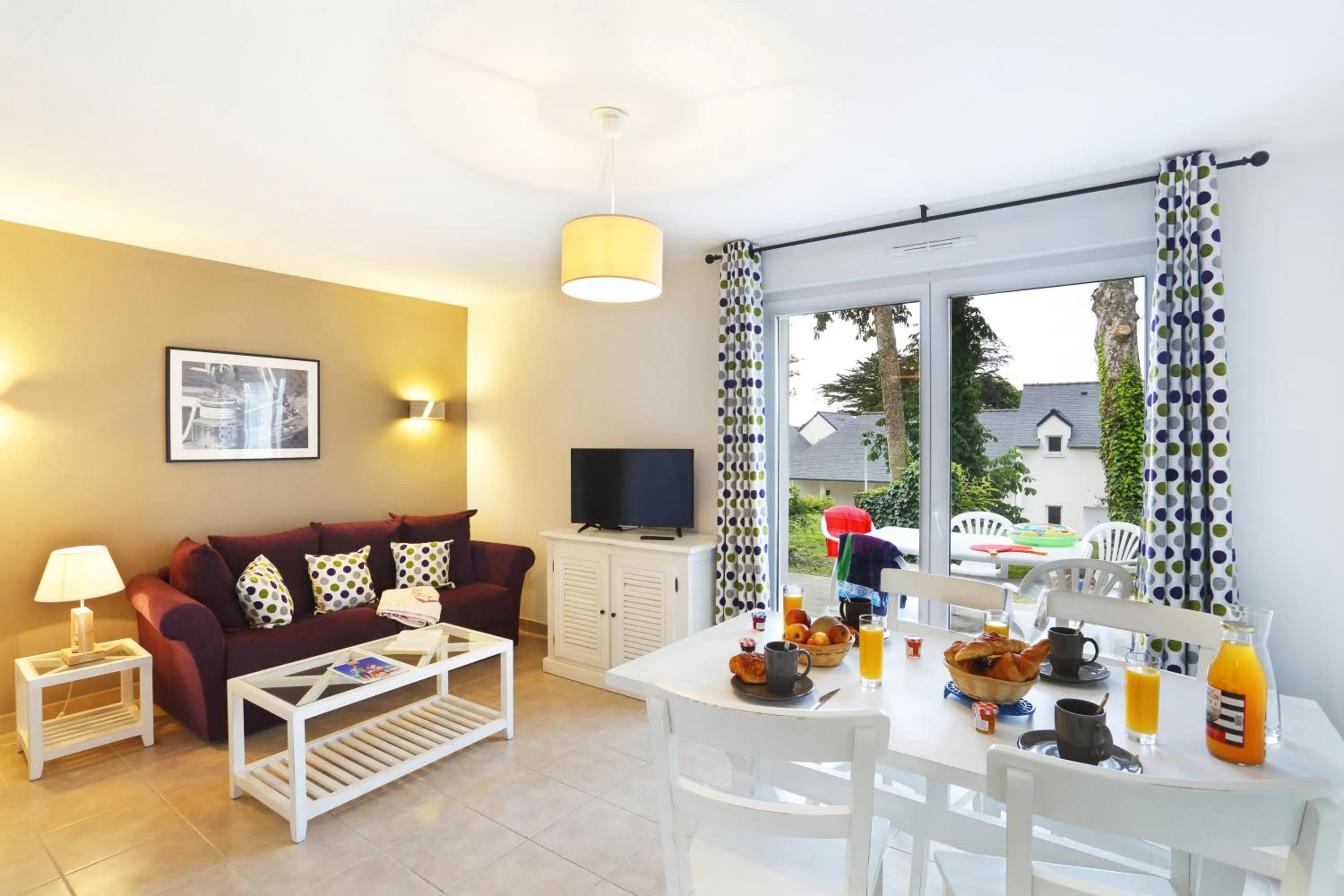 Patio in Terres de France Le Domaine de la Baie