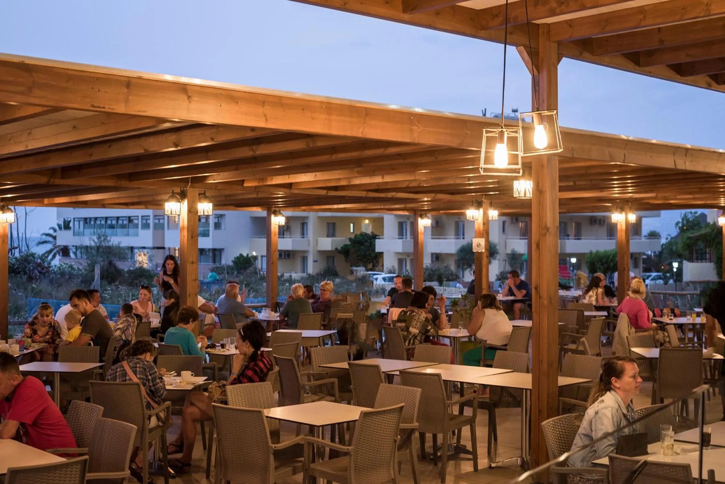 Restaurant/places to eat in Summer Beach Hotel