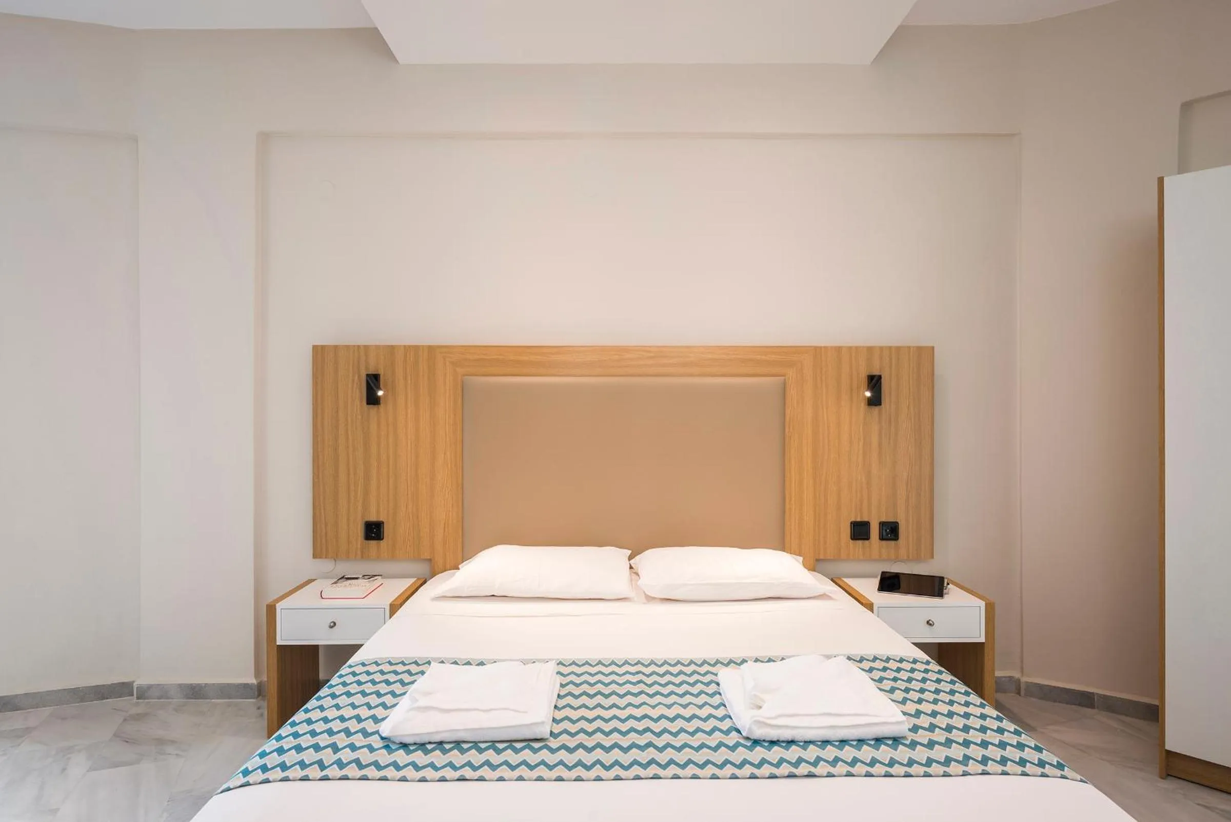 Bedroom, Bed in Summer Beach Hotel