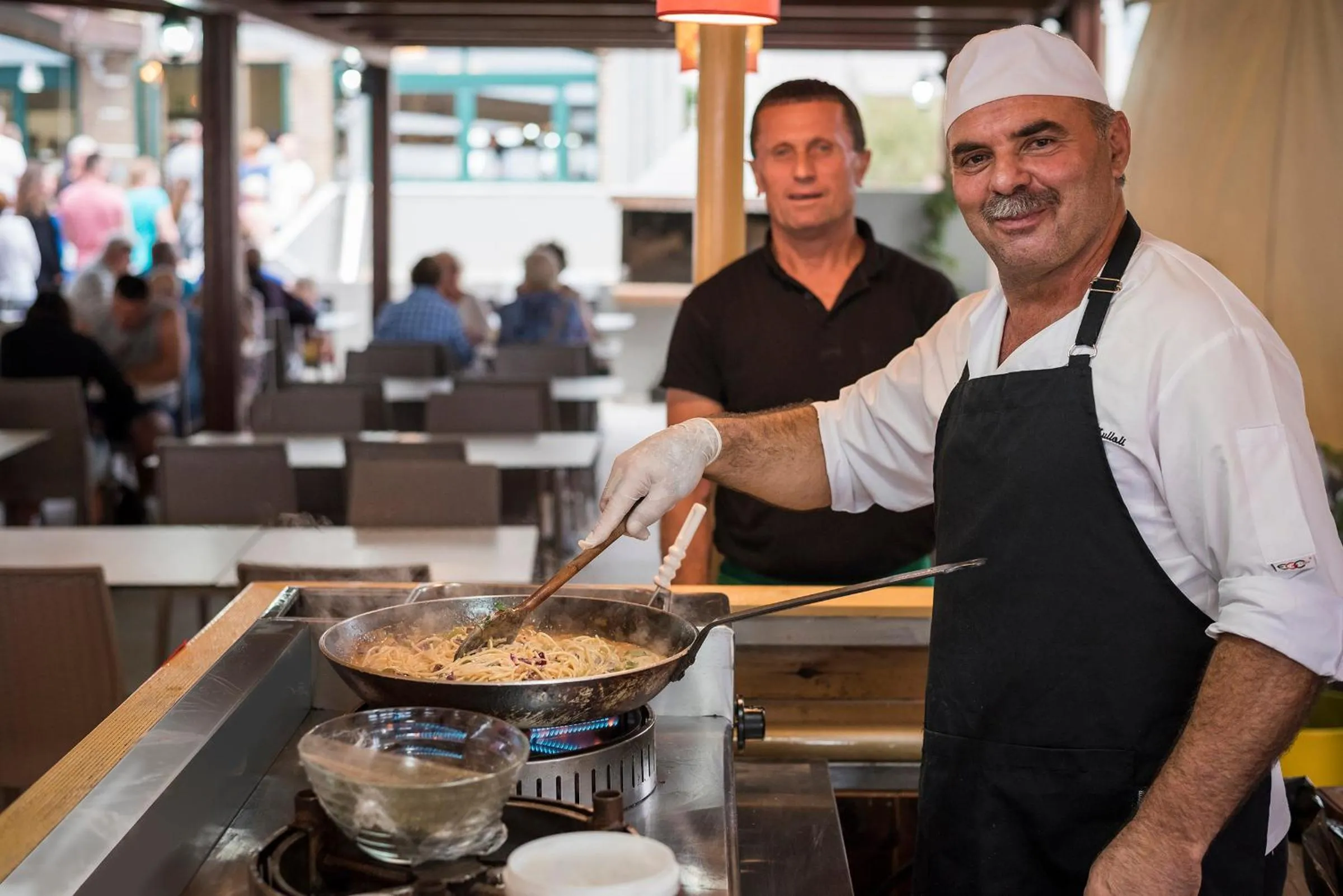 Restaurant/places to eat in Summer Beach Hotel