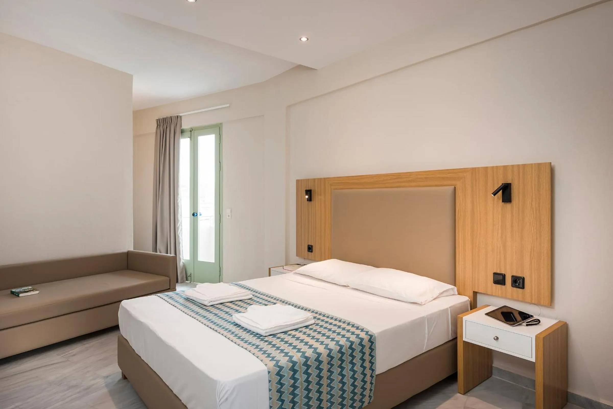 Bedroom, Bed in Summer Beach Hotel