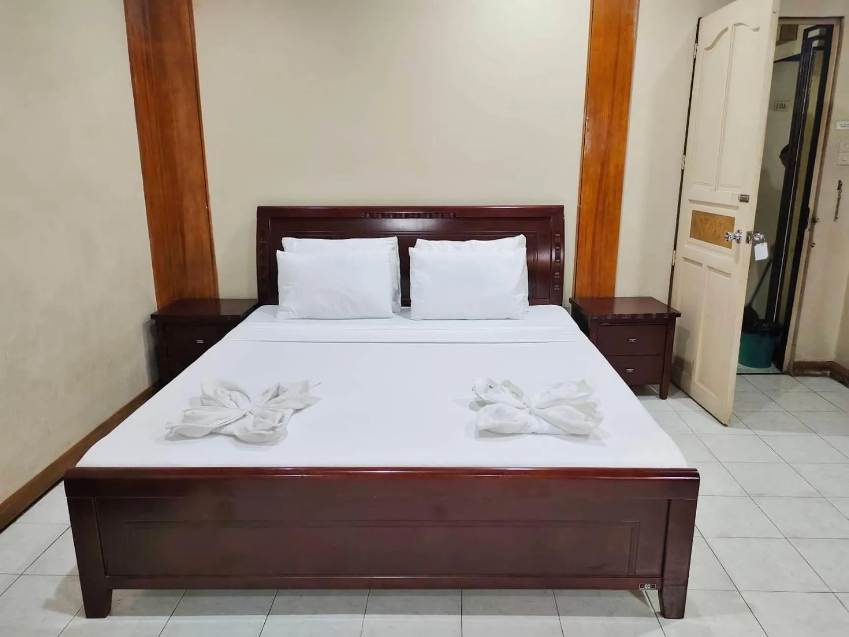 Bed in Parkview Hotel