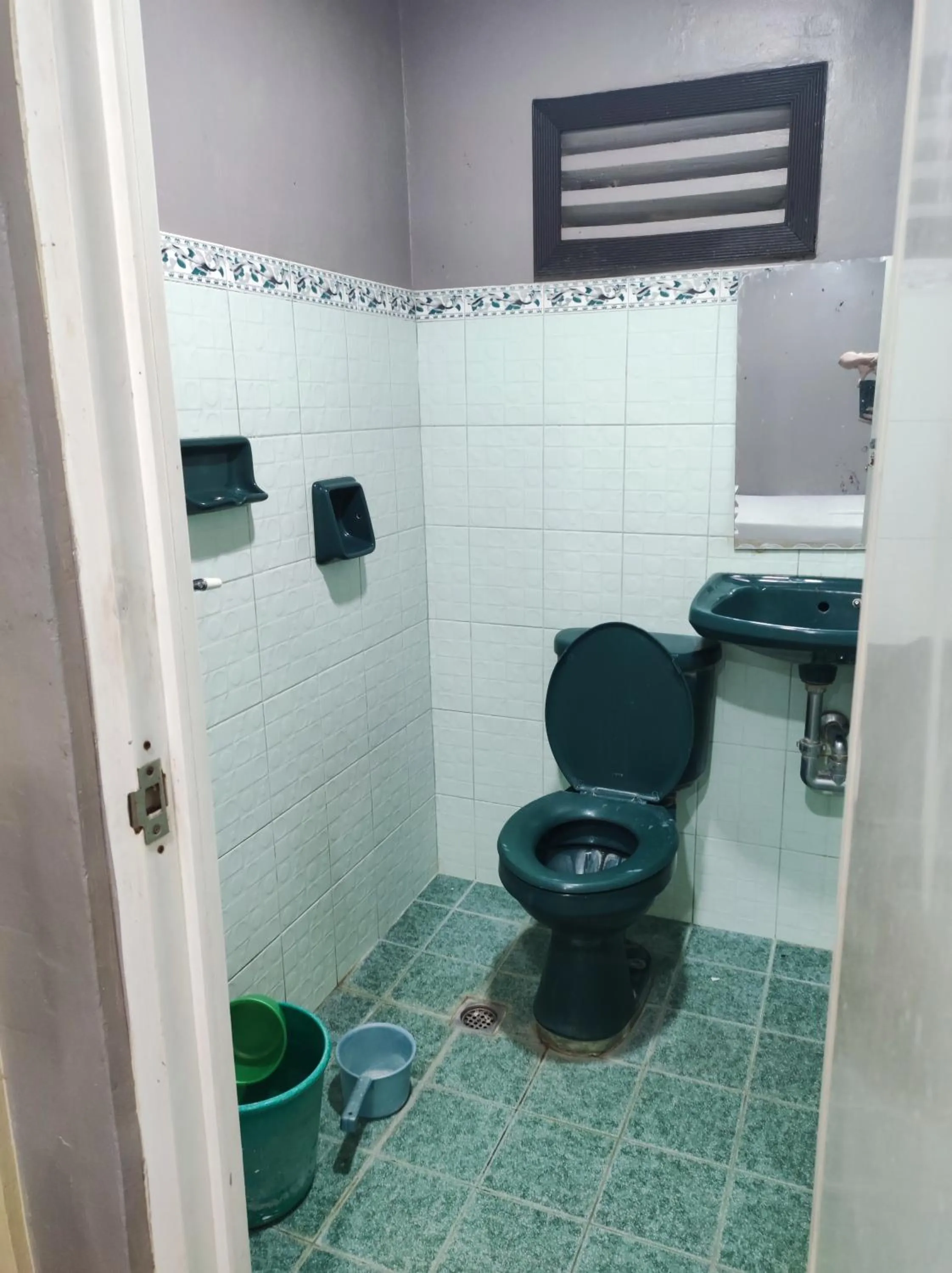 Bathroom in Parkview Hotel