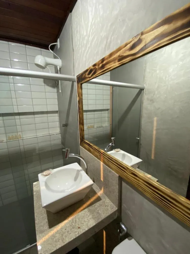 Bathroom in Pousada o Casarão