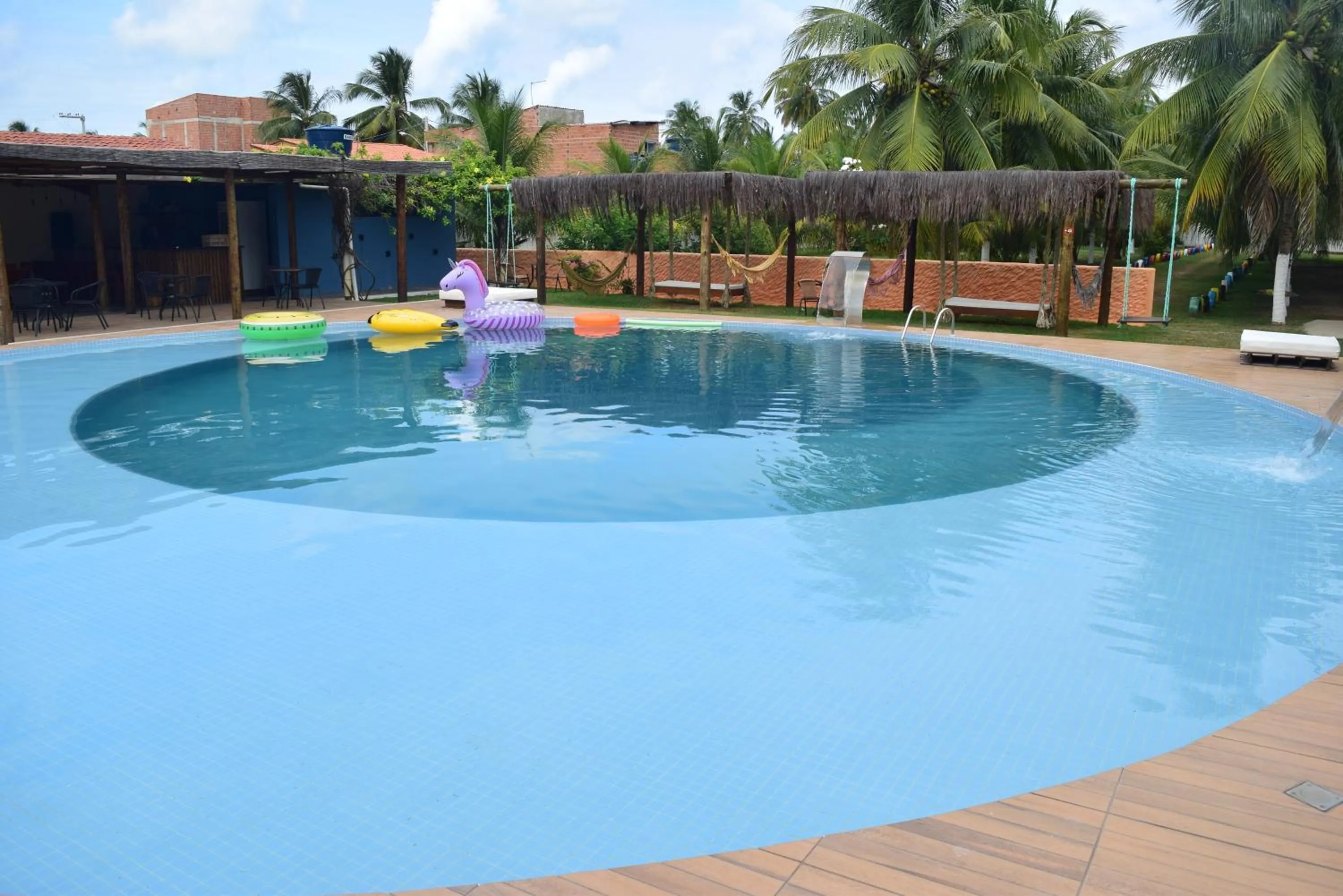 Swimming pool in Pousada o Casarão