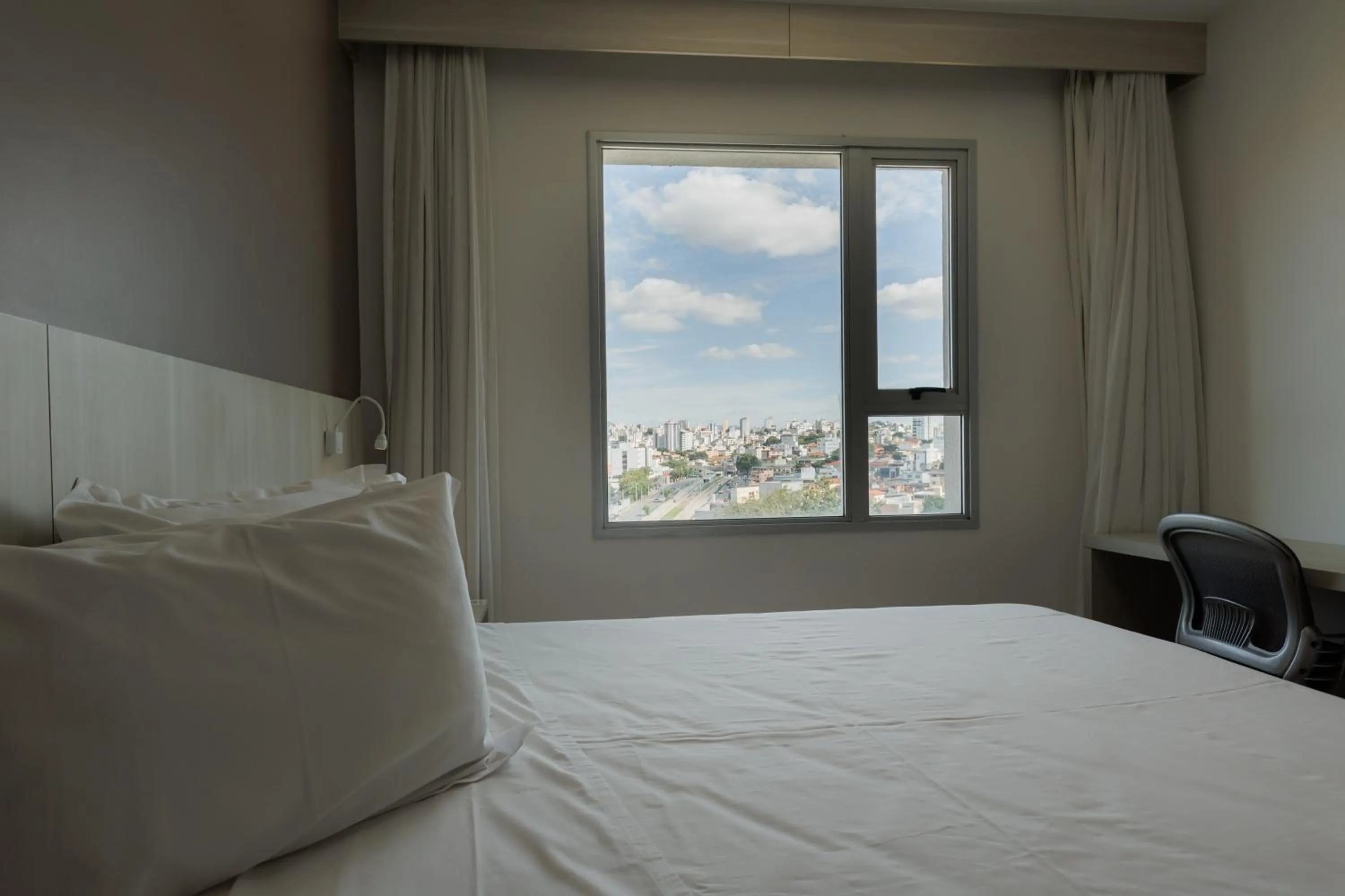 Bedroom, Bed in eSuites Belo Horizonte Minascasa
