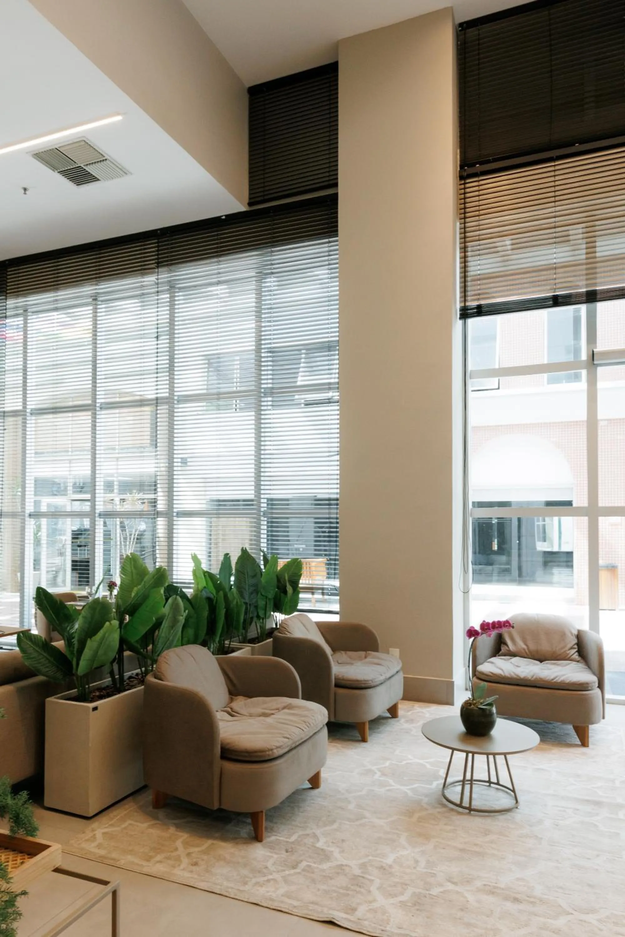 Lobby or reception in eSuites Belo Horizonte Minascasa