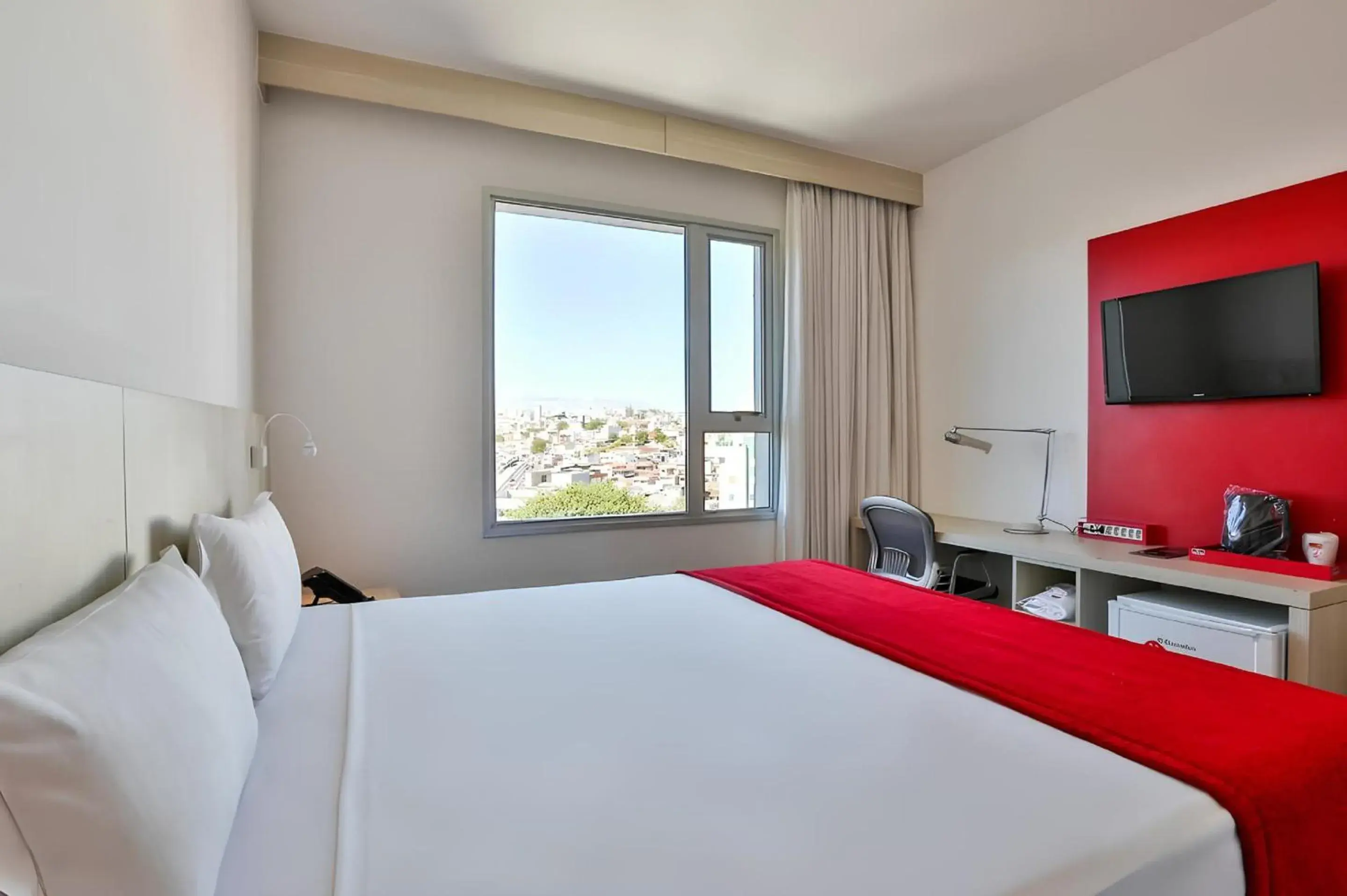 Superior Double Handicapped Non Smoking - single occupancy in eSuites Belo Horizonte Minascasa Superior Double Handicapped Non Smoking - single occupancy in eSuites Belo Horizonte Minascasa