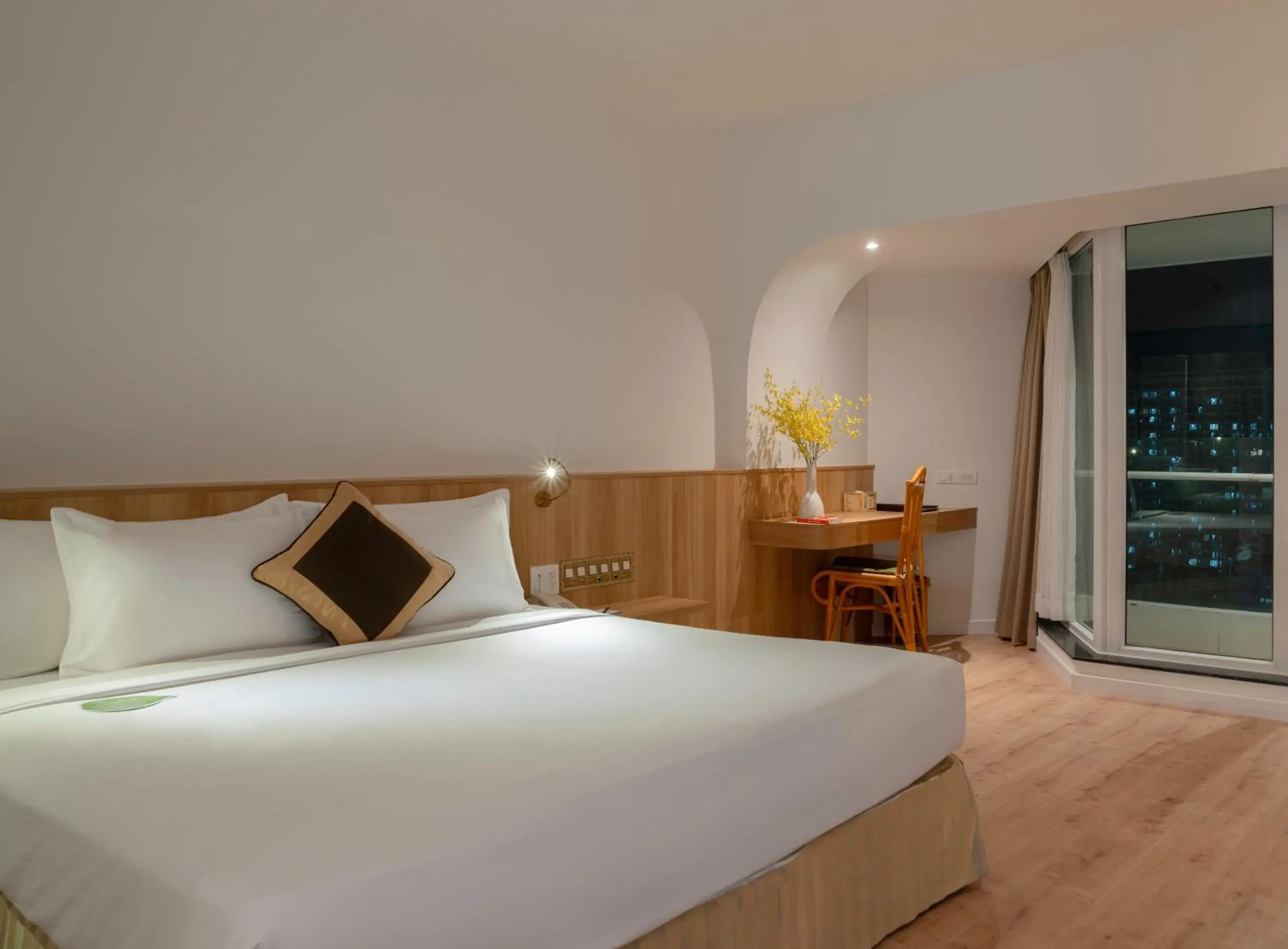 Sunset Mountain View with Balcony in Green World Hotel Nha Trang Sunset Mountain View with Balcony in Green World Hotel Nha Trang