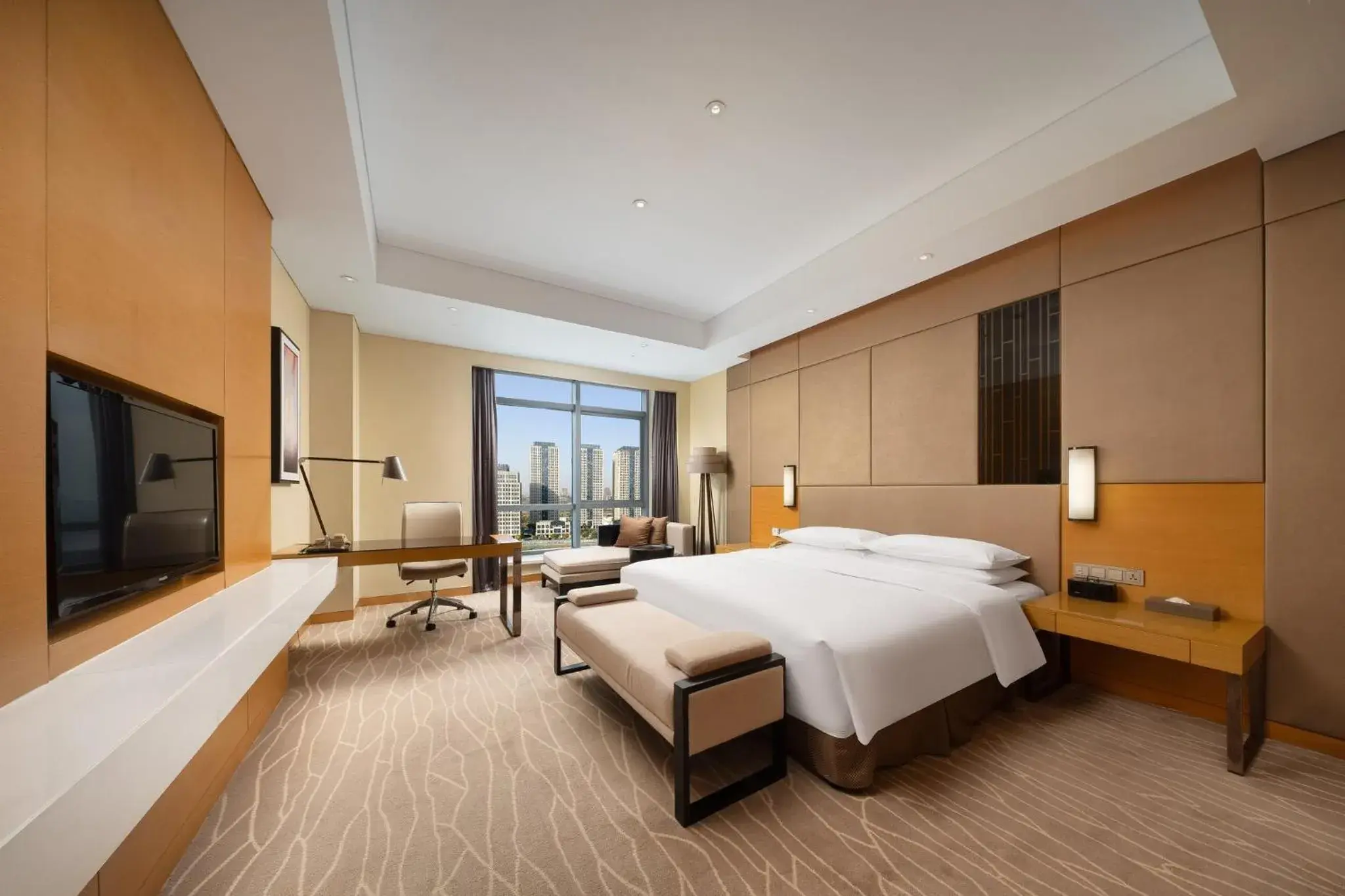 Standard King Room in Crowne Plaza Yangzhou by IHG Standard King Room in Crowne Plaza Yangzhou by IHG