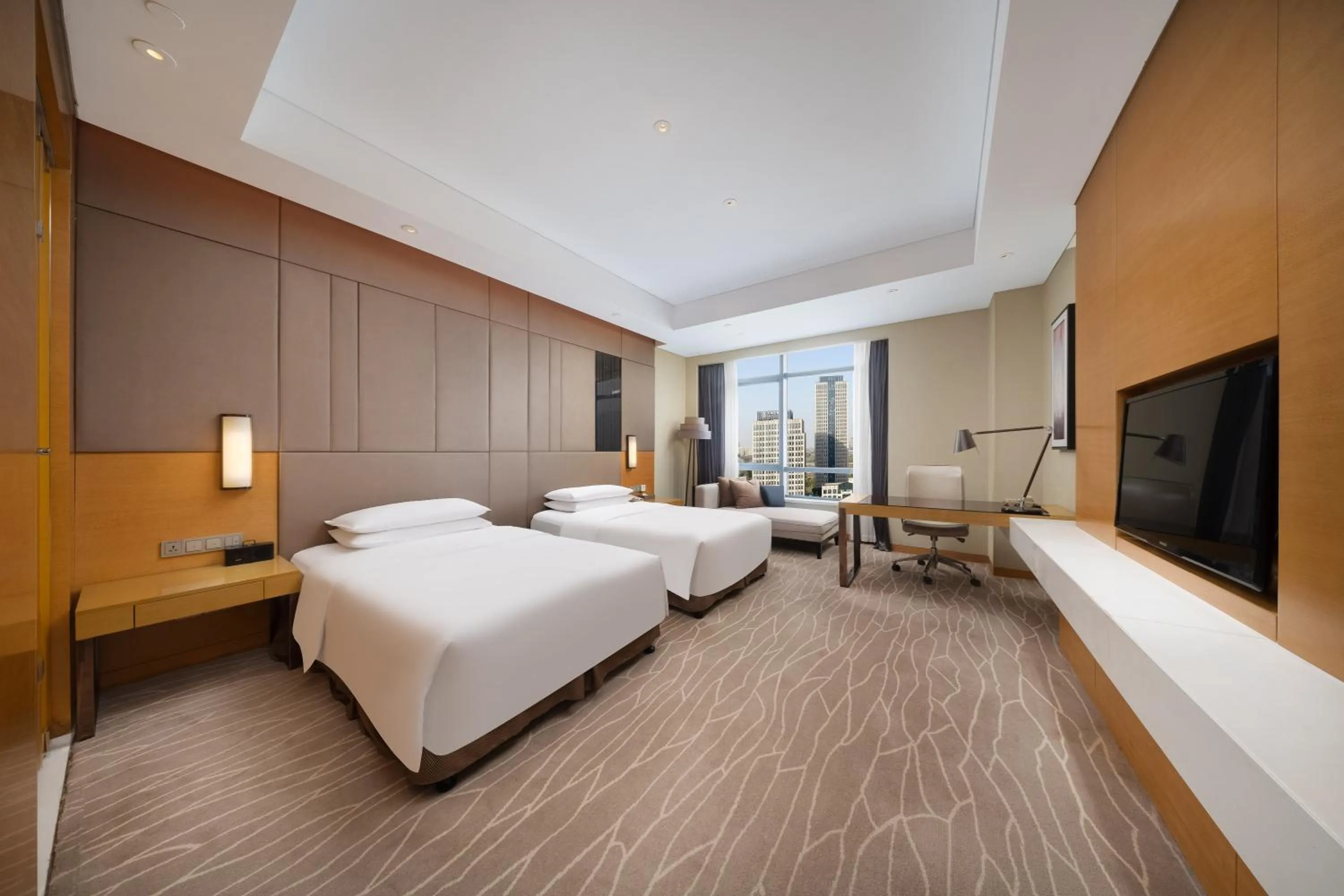 Bed in Crowne Plaza Yangzhou by IHG