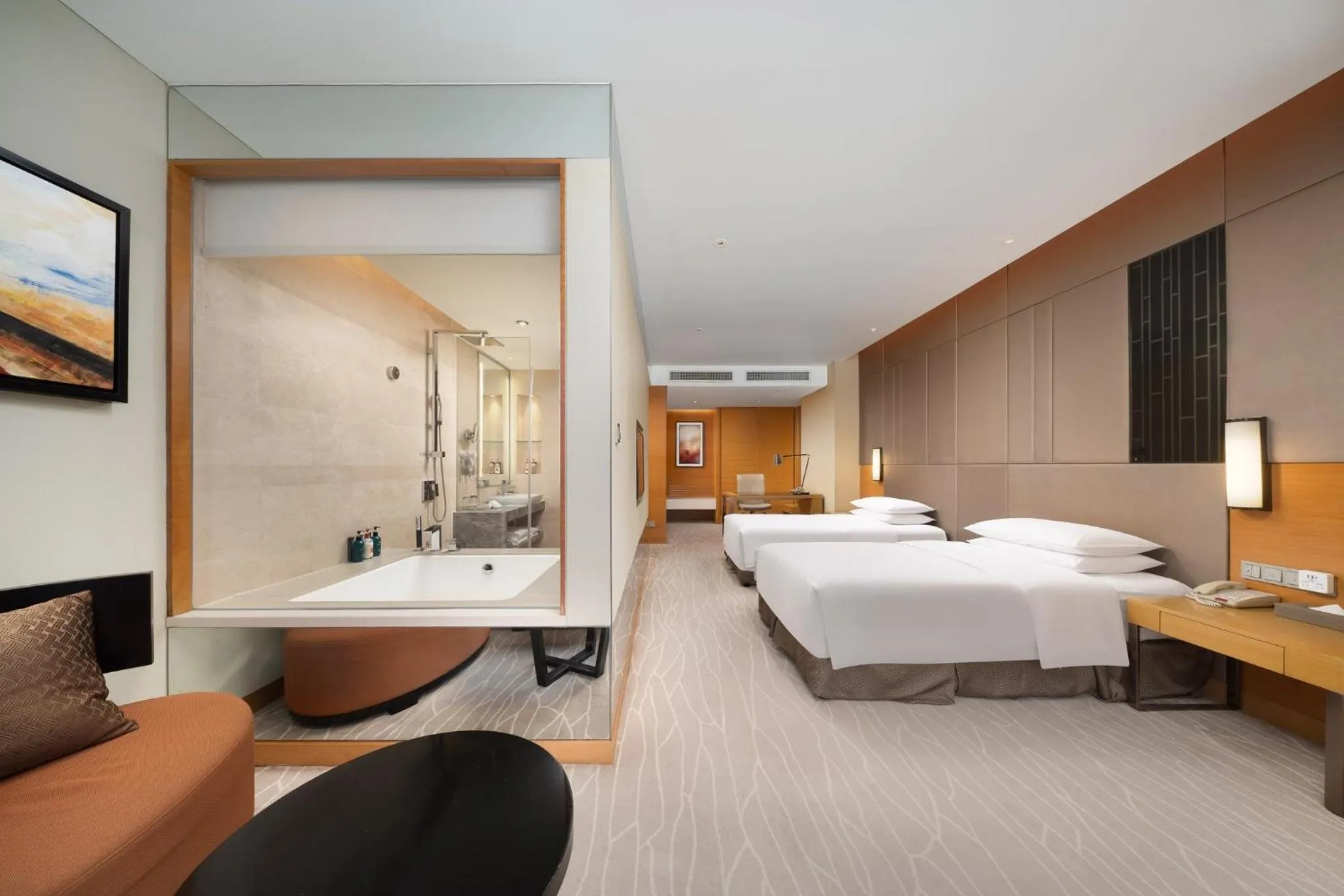 Photo of the whole room, Bed in Crowne Plaza Yangzhou by IHG