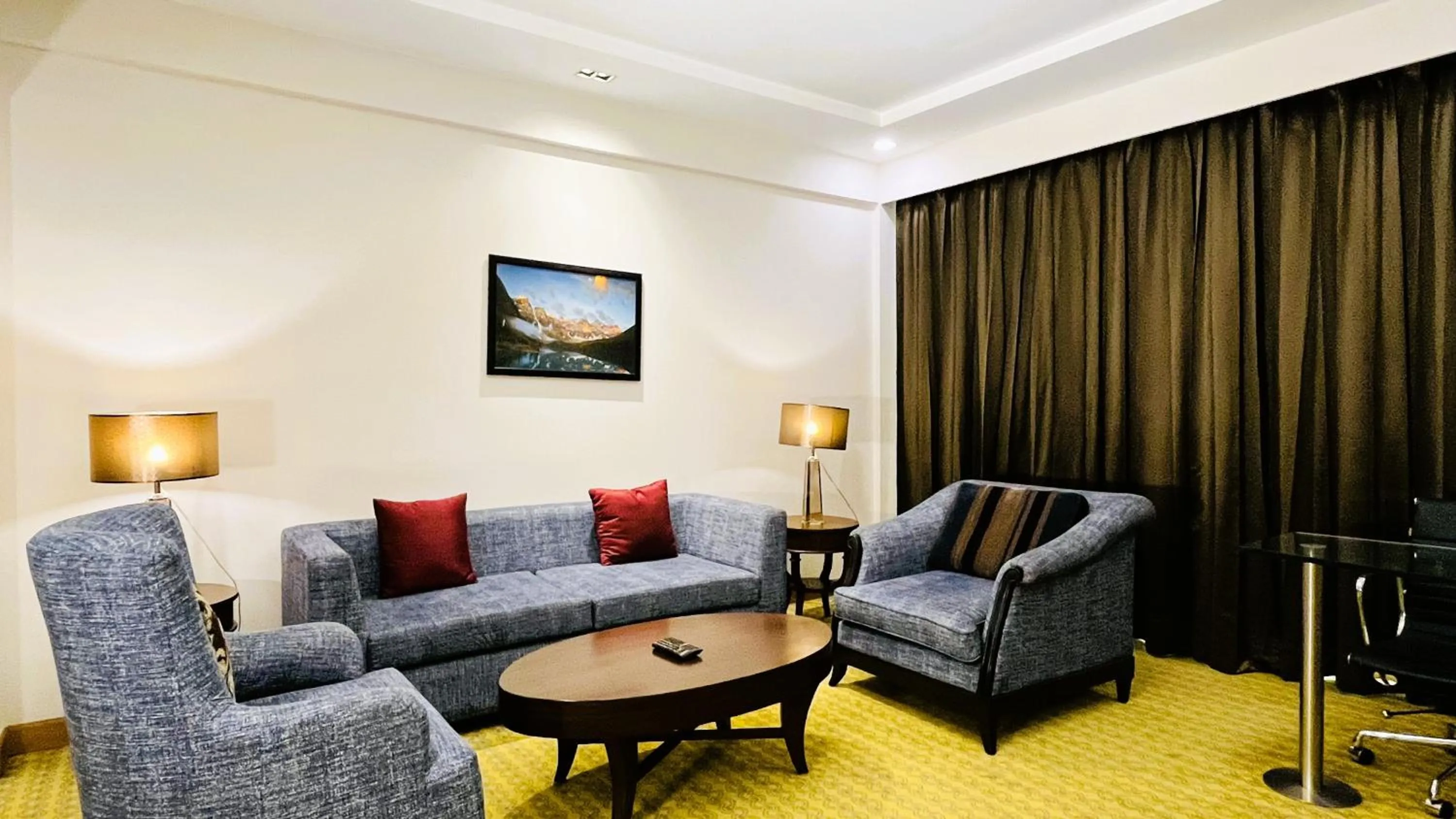 Living room in Holiday Inn Amritsar Ranjit Avenue by IHG