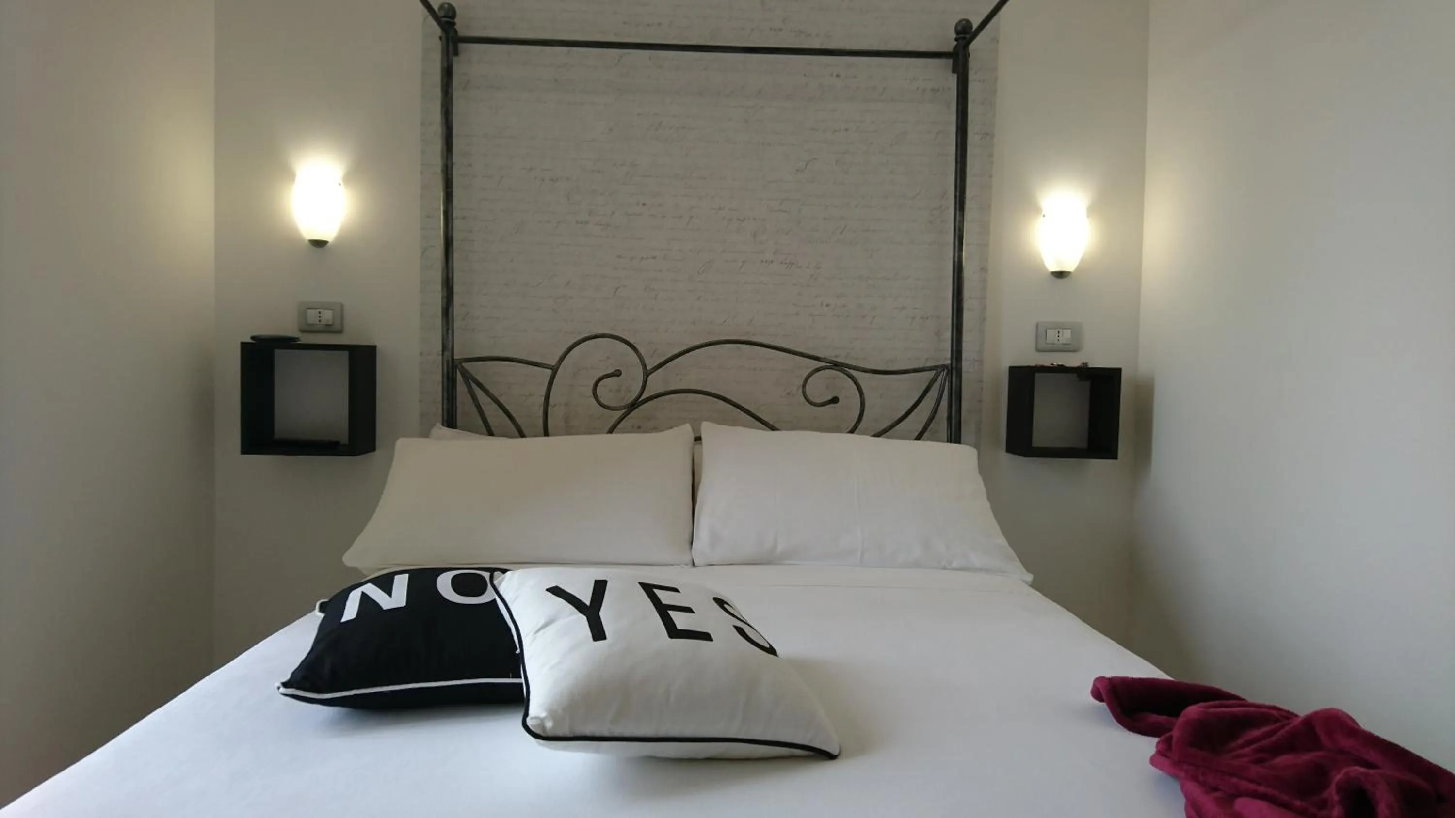 Photo of the whole room, Bed in Hotel Centrale