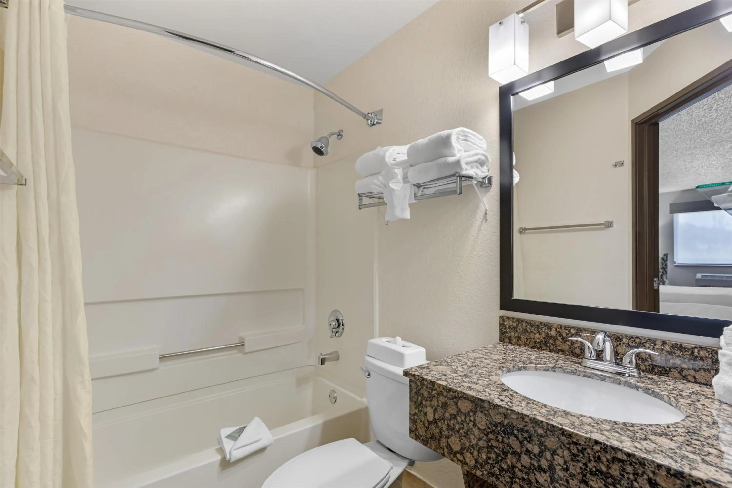 Bathroom in Best Western Alpenglo Lodge