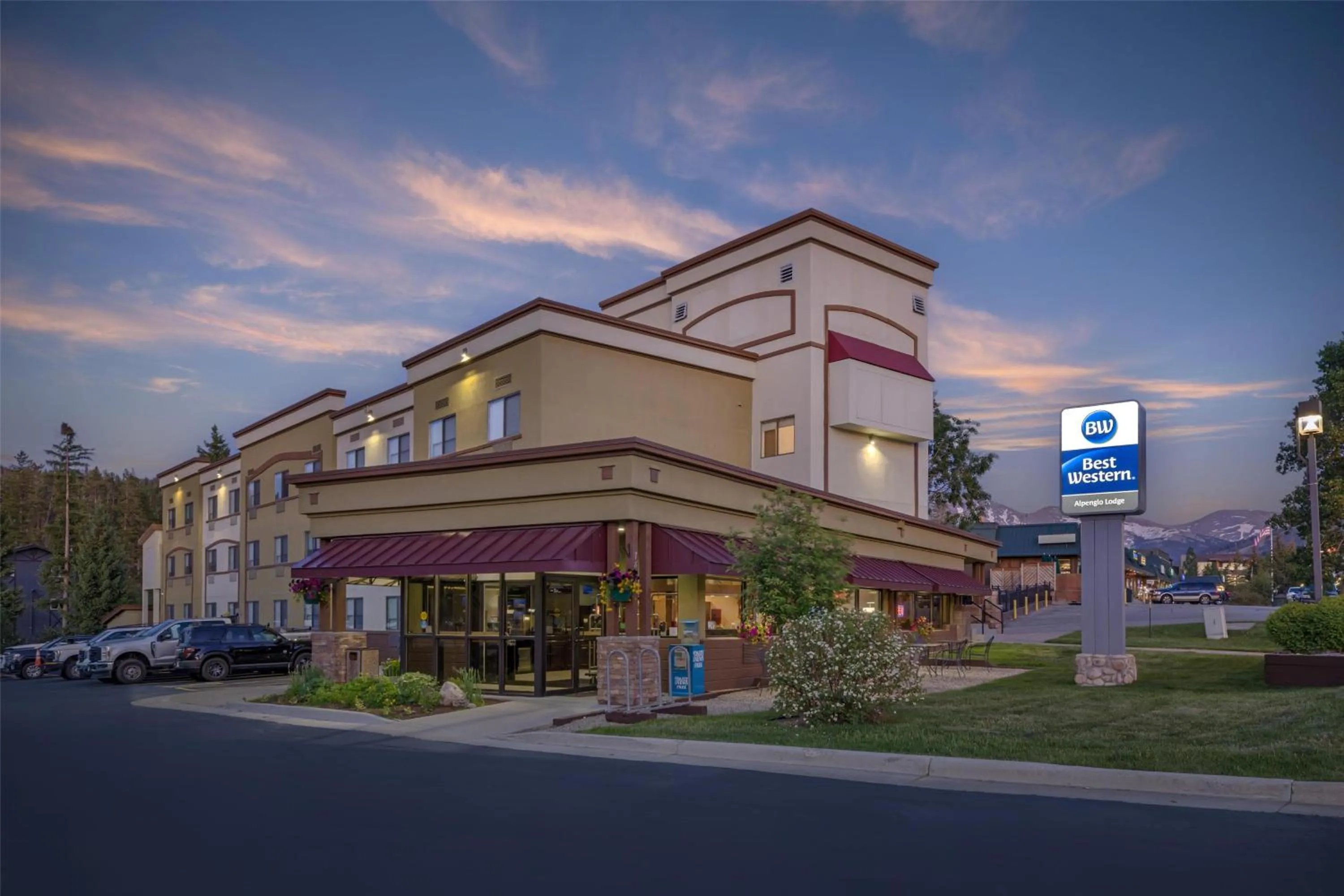 Property building in Best Western Alpenglo Lodge