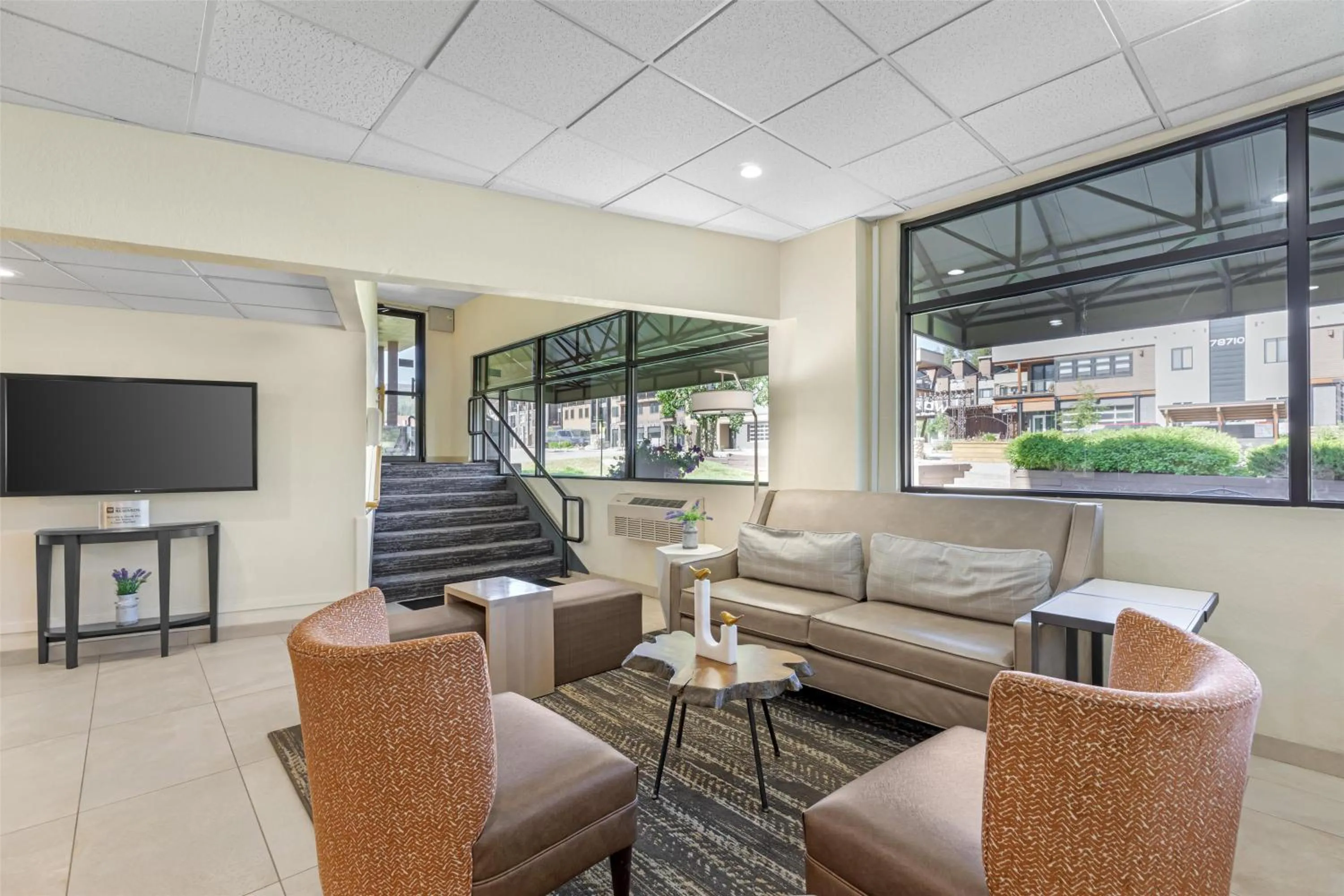 Lobby or reception in Best Western Alpenglo Lodge