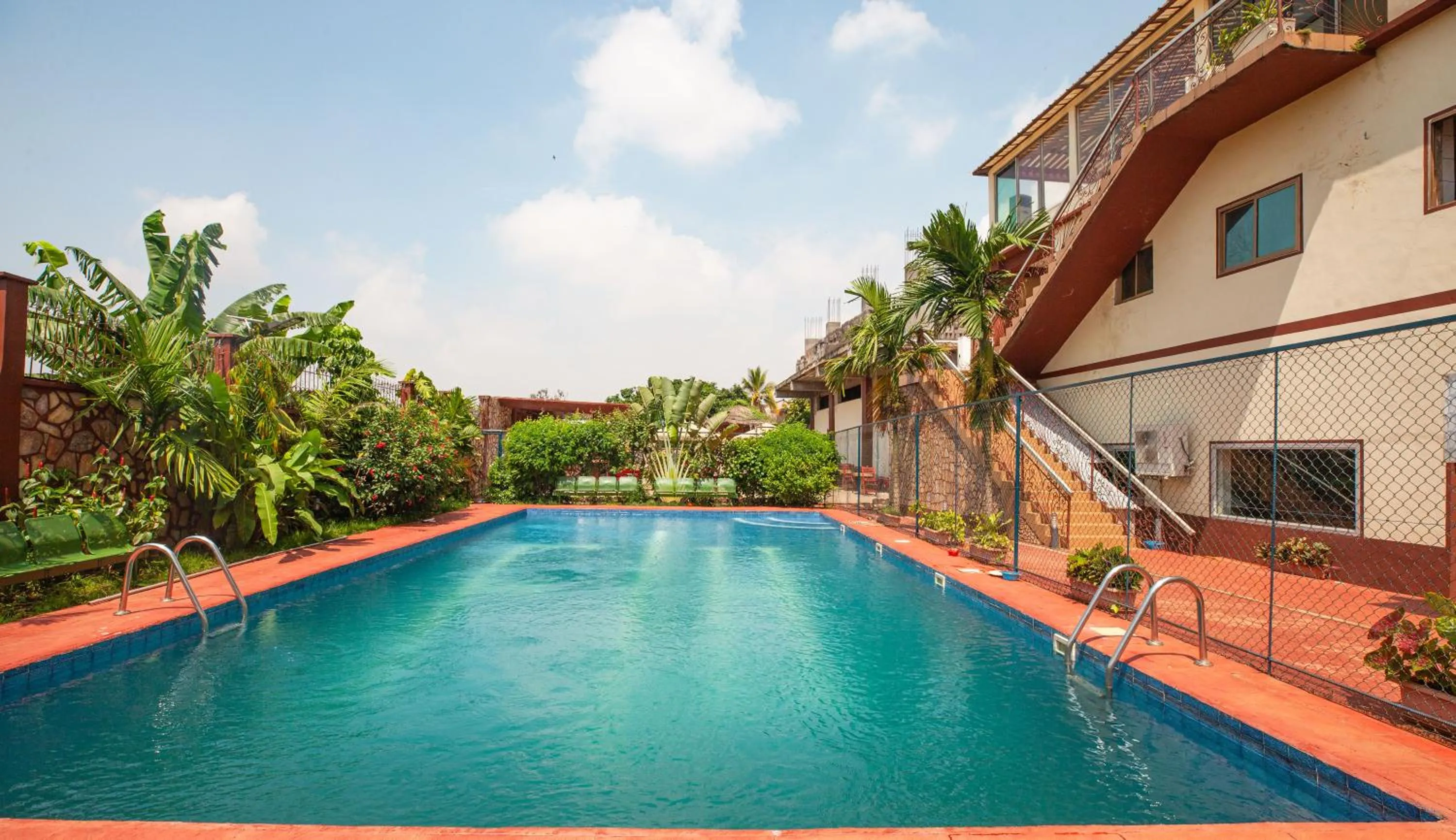Swimming pool in FELICIA HOTEL YAOUNDE