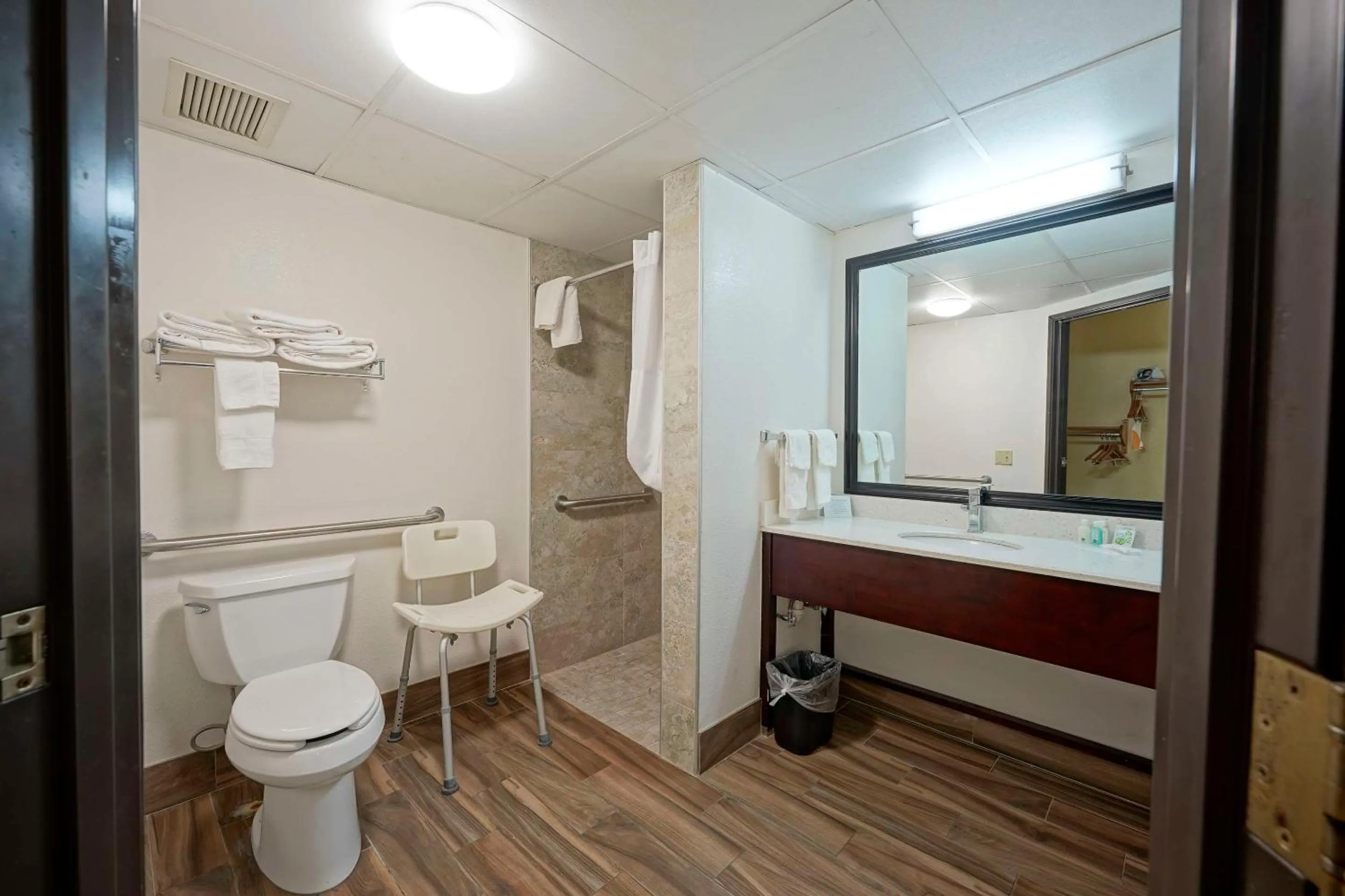 Bedroom in Quality Inn & Suites Harrington - Milford